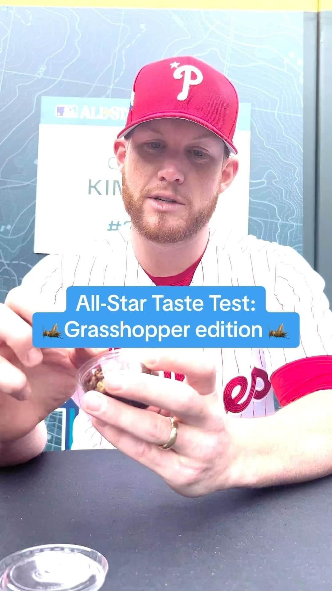 シアトル・マリナーズのインスタグラム：「Grasshoppers at a baseball game anyone?? 🦗」