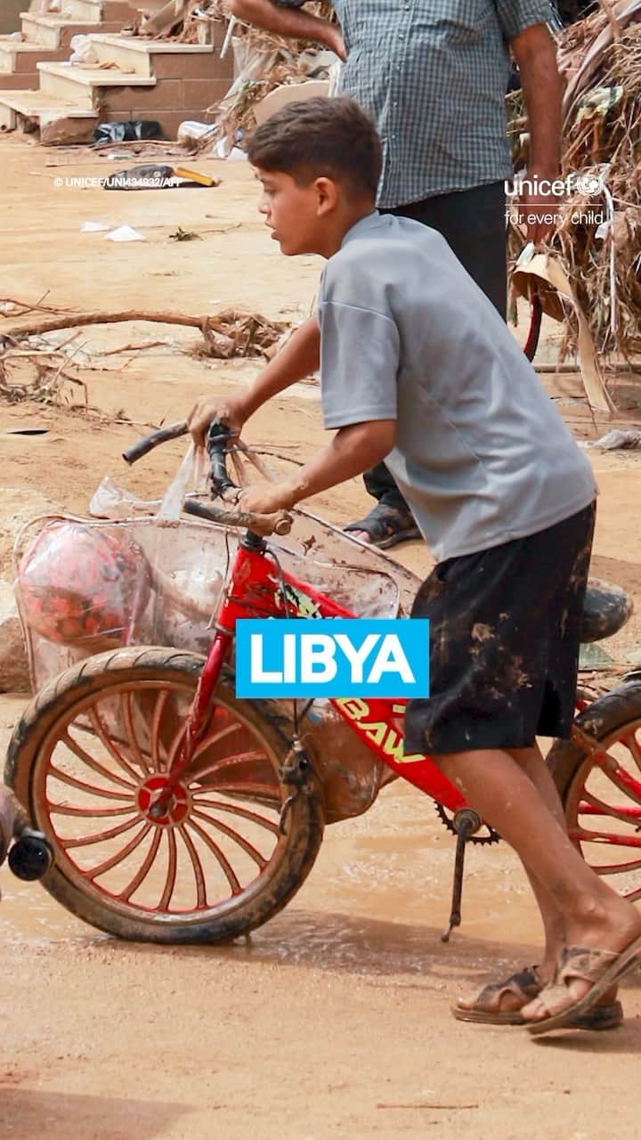 unicefのインスタグラム：「Nearly 300,000 children are estimated to have been impacted by the powerful #StormDaniel in eastern Libya.  @unicefsupply is mobilizing medical, nutrition, hygiene and shelter supplies to help flood-impacted families.  See how we support children during emergencies.」