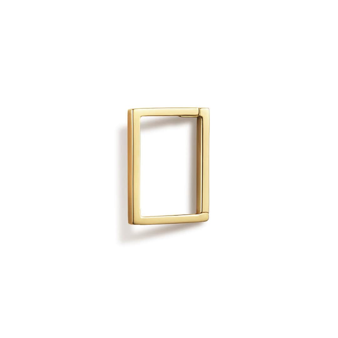 のインスタグラム：「#ShiharaForm earring in yellow gold.  #Shihara #18KYellowGold」
