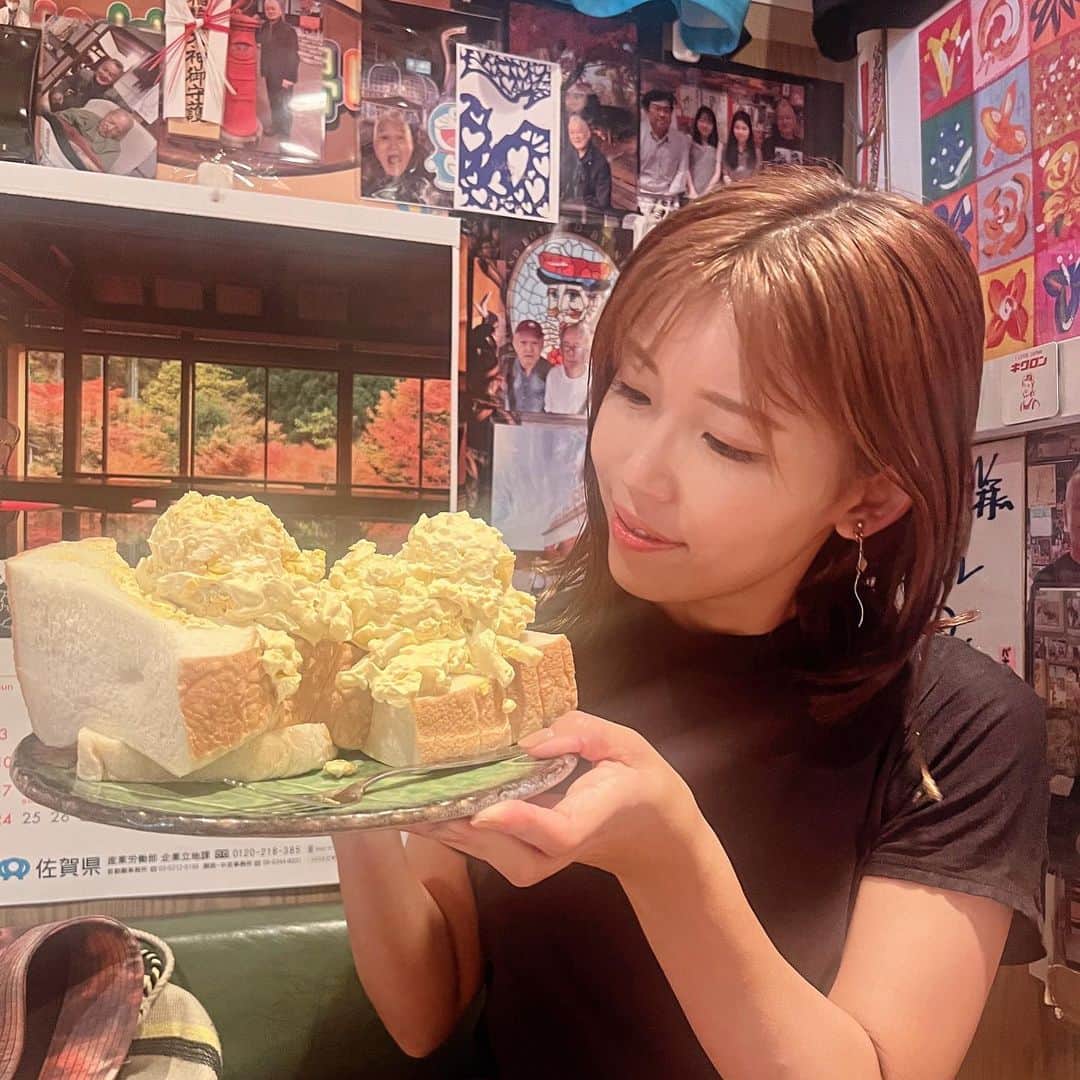 中村愛さんのインスタグラム写真 - (中村愛Instagram)「🍞♡ ・ ・ ・ うにょ！！？？ 昨日 #朝活 していたのは このお店‼️ とにかくデカい😱😱  これで一人前です🫢 食べきれ、、、、  ませんてました🙏 パックを頂いたので今朝の朝食にもなりました🤗 変わらず美味しい😋 ごちそうさまでした！  #東銀座カフェ #東銀座アメリカン」9月16日 7時46分 - nakamuramura_ai