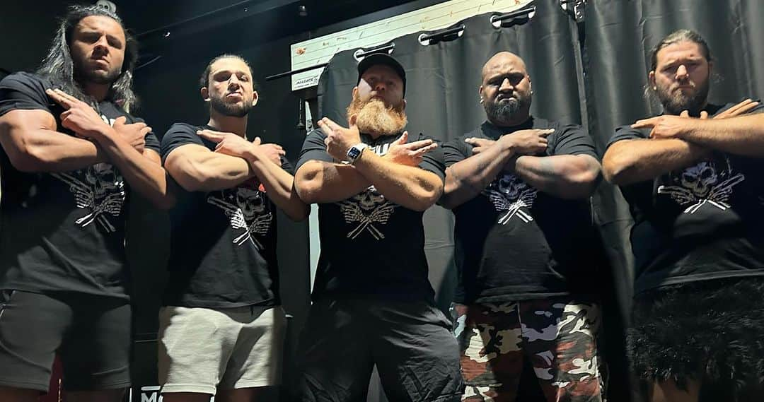 ファレ・シミタイトコさんのインスタグラム写真 - (ファレ・シミタイトコInstagram)「The fun is just beginning! Tired of waiting let’s just take it! @njtamashii @theroguearmy  @njpw_global」9月16日 8時00分 - toksfale