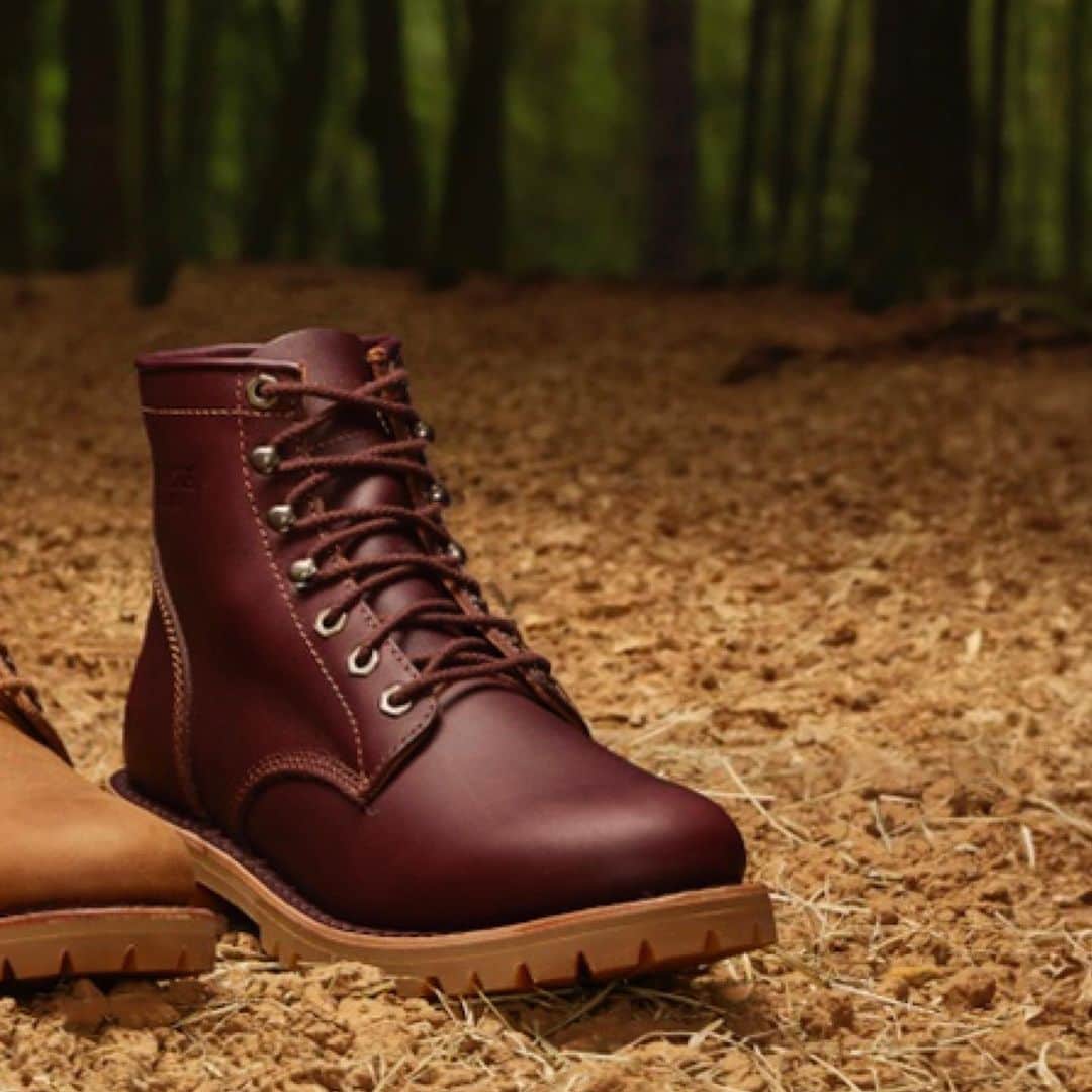 チペワのインスタグラム：「Now introducing the Classics 2.0 Limited Editions!🚨  5 NEW styles built for any adventure, with safety and non-safety toes. Grab a pair today; they are only available for a short time.   Styles: #MC2069, #MC2068, #MC2089, #MC2062, & #MC2063  #Chippewa #ChippewaBoots #MensBoots #WorkBoots #MensWorkBoots #MensStyle #WorkGear #ChippewaClassics #TheBestByFar」
