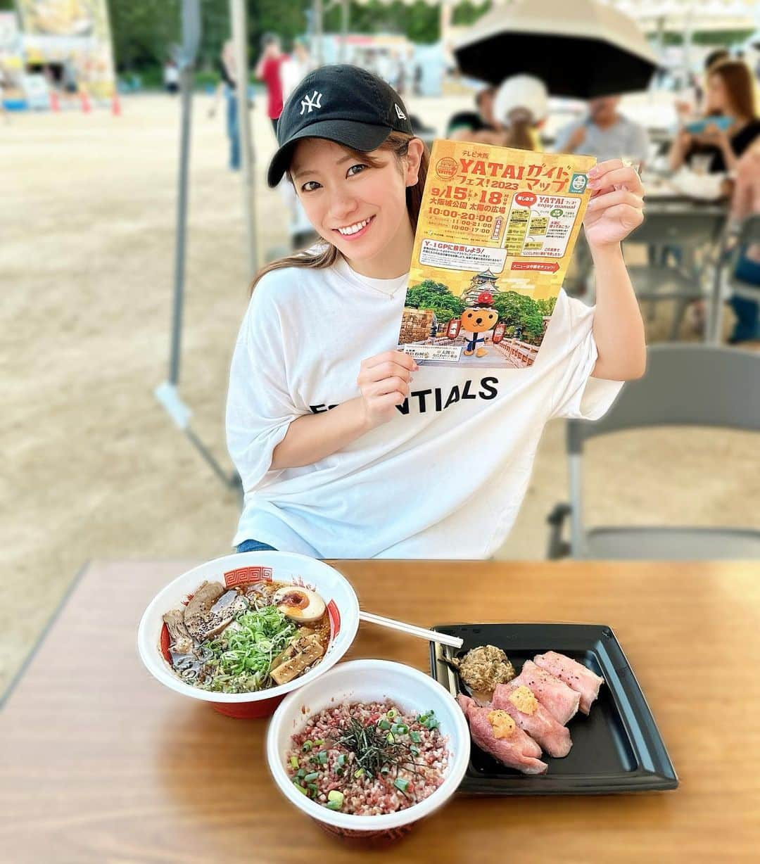 福本愛菜さんのインスタグラム写真 - (福本愛菜Instagram)「YATAI フェス！2023💛💛💛  フードがめっちゃ充実してて色んなメニューあったから食べまくった〜🤤💕 肉寿司はしっかりおかわりしました🫶🏽笑  今日と明日もあるみたいなのでグルメ好きの方は行くべし😋💖  #大阪 #大阪城 #大阪城公園 #太陽の広場 #フードフェス #フェス #YATAI #yataiフェス #グルメ #グルメ好きな人と繋がりたい #肉寿司 #ラーメン #牛とろ丼 #美味しかった #😋」9月16日 8時18分 - aina_fukumoto