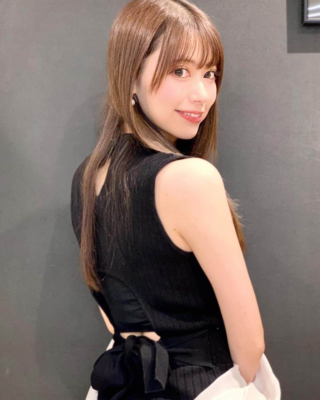 安森彩那のインスタグラム：「おはちゃれすごんざえもん♥️ 今日は、まういぬー撮影🐶📦✨️ たのしみ❣️ みんなは三連休何して過ごすのー？ - そんな敬老の日 9/18（月祝）はね、 【秋のショウガールズ祭り2023！】  💐定期ライブゲスト💐 ベルサイユさん👑です✨️  ①ファンミーティング！ tiget.net/events/266305 色々意見交換してよりよい現場にしていきましょ🎵 ②花束みたいなガールズトーク！ tiget.net/events/266307 前回大いに盛り上がったので今回もまた違ったカタチでやっちゃいます🔥 ③定期ライブVol.15 tiget.net/events/266308 賞レース（theW）直前！！ みんな燃えてます🔥 - 18日はみんなで盛り上がろ〜ദ്ദി ˃ ᵕ ˂ )✨️ - 今日もニコハピな1日となりますように…🍀✨️ #ショウガールズ」