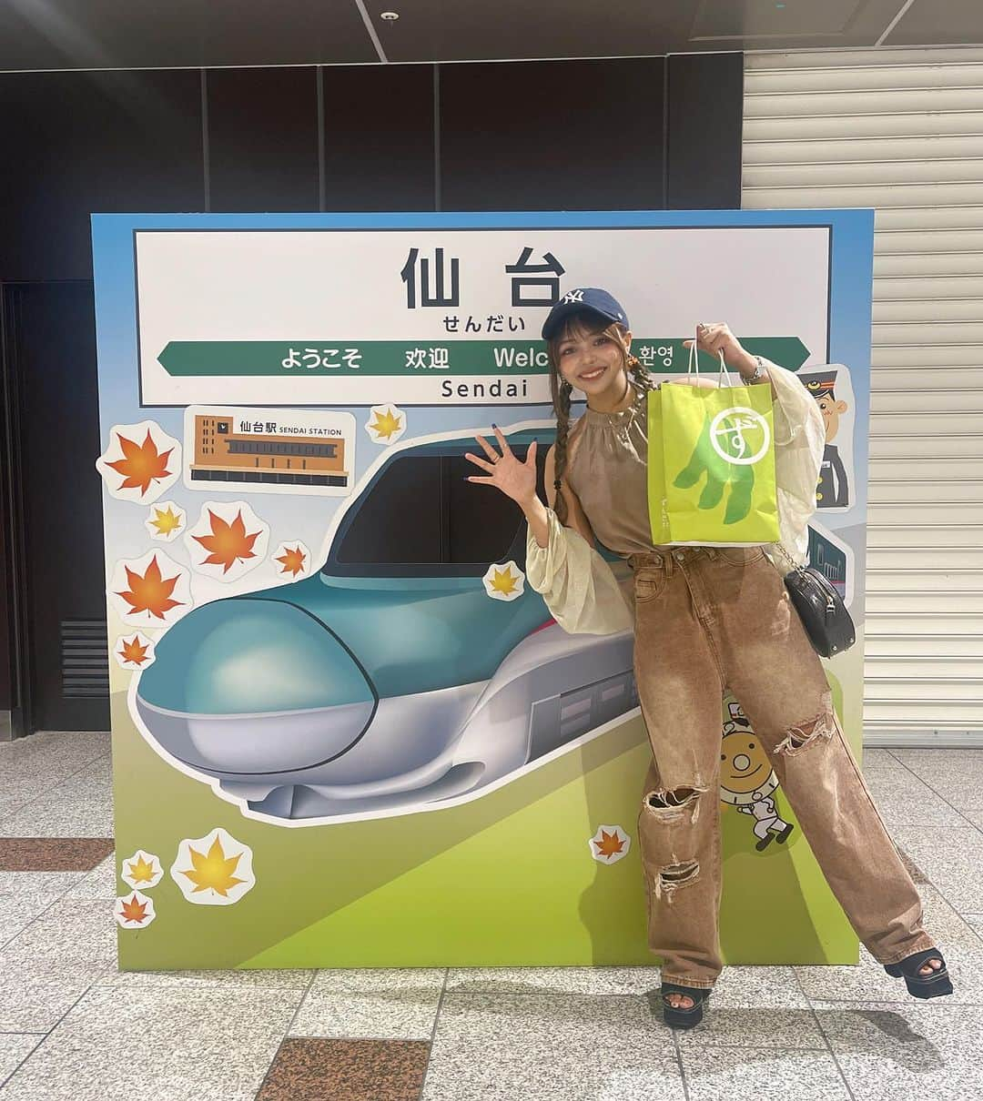 MOMOHAHAさんのインスタグラム写真 - (MOMOHAHAInstagram)「はじめての仙台楽しすぎた🫶  どこ行くかも決めず急に行ったけど、仙台ご飯美味すぎるし遊ぶ場所も買い物できるとこも沢山あって飽きない😡  仙台でも、しっかりしんちゃんオタクしてきた  そして、私たちはプリクラに不向きすぎる  #仙台旅行  #女子旅」9月16日 19時41分 - momo8haha