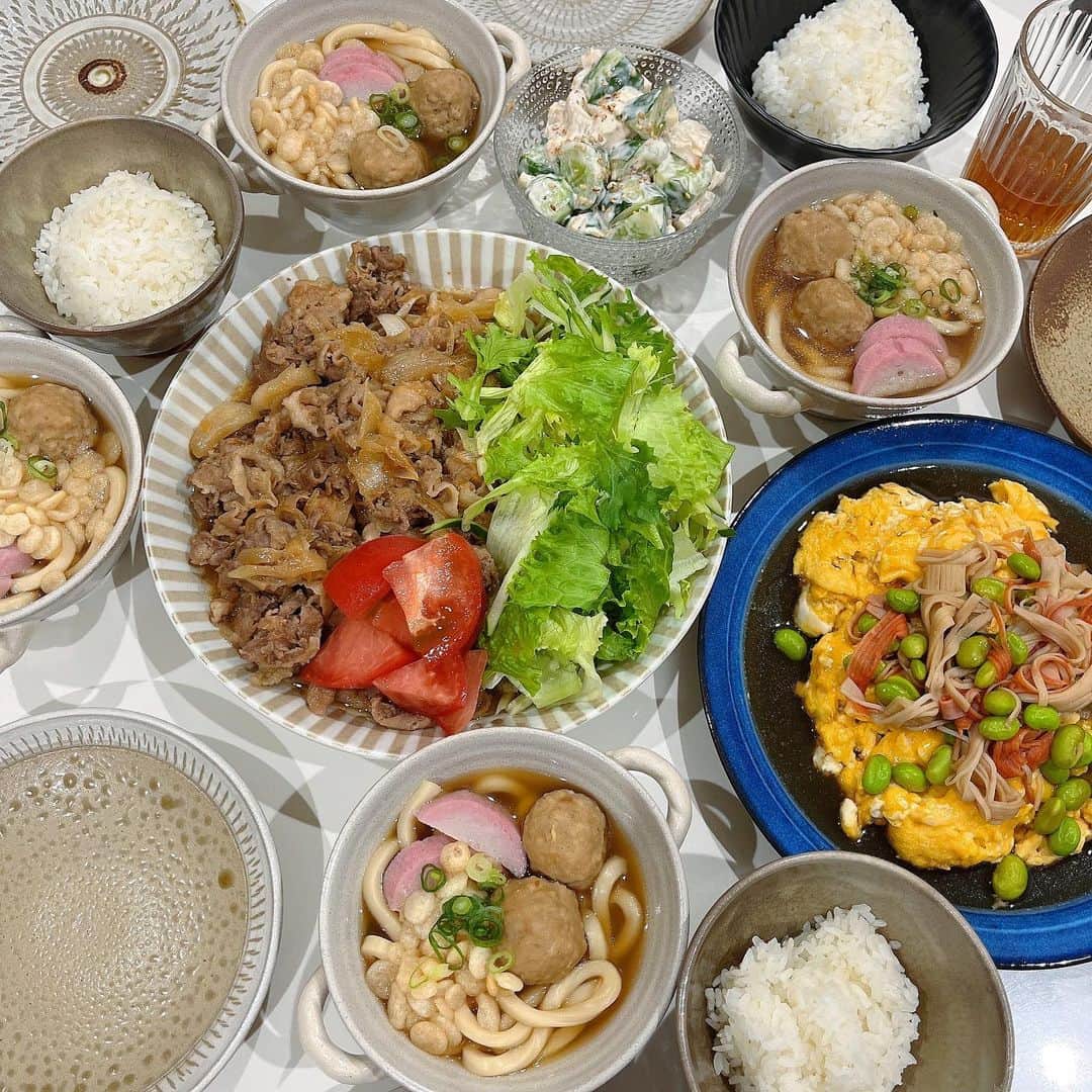 momoのインスタグラム：「#晩御飯#食費月25000円  生姜焼き カニ玉 ミニうどん きゅうりとちくわのチーズマヨ和え  今日は疲れてたし外食するか会議の結果ササっとご飯！   #晩ごはん#晩ご飯#夕食#夕御飯#夕食#おうちごはん#節約#節約ご飯#晩御飯#デリスタグラム#デリスタグラマー#クッキングラム#ワーママ#大分#instafood」