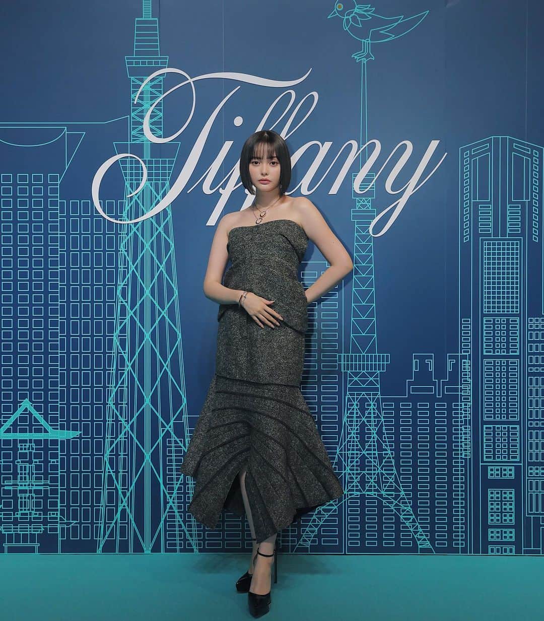 玉城ティナのインスタグラム：「Tiffany表参道店 オープニングイベントに 行ってきました💎✨  大きな店内にキラキラの ジュエリー達とゲストの皆さんも 華やかで素敵な夜になりました🌉  @tiffanyandco  #Tiffanyandco  #TiffanyOmotesando #TiffanyPartner」