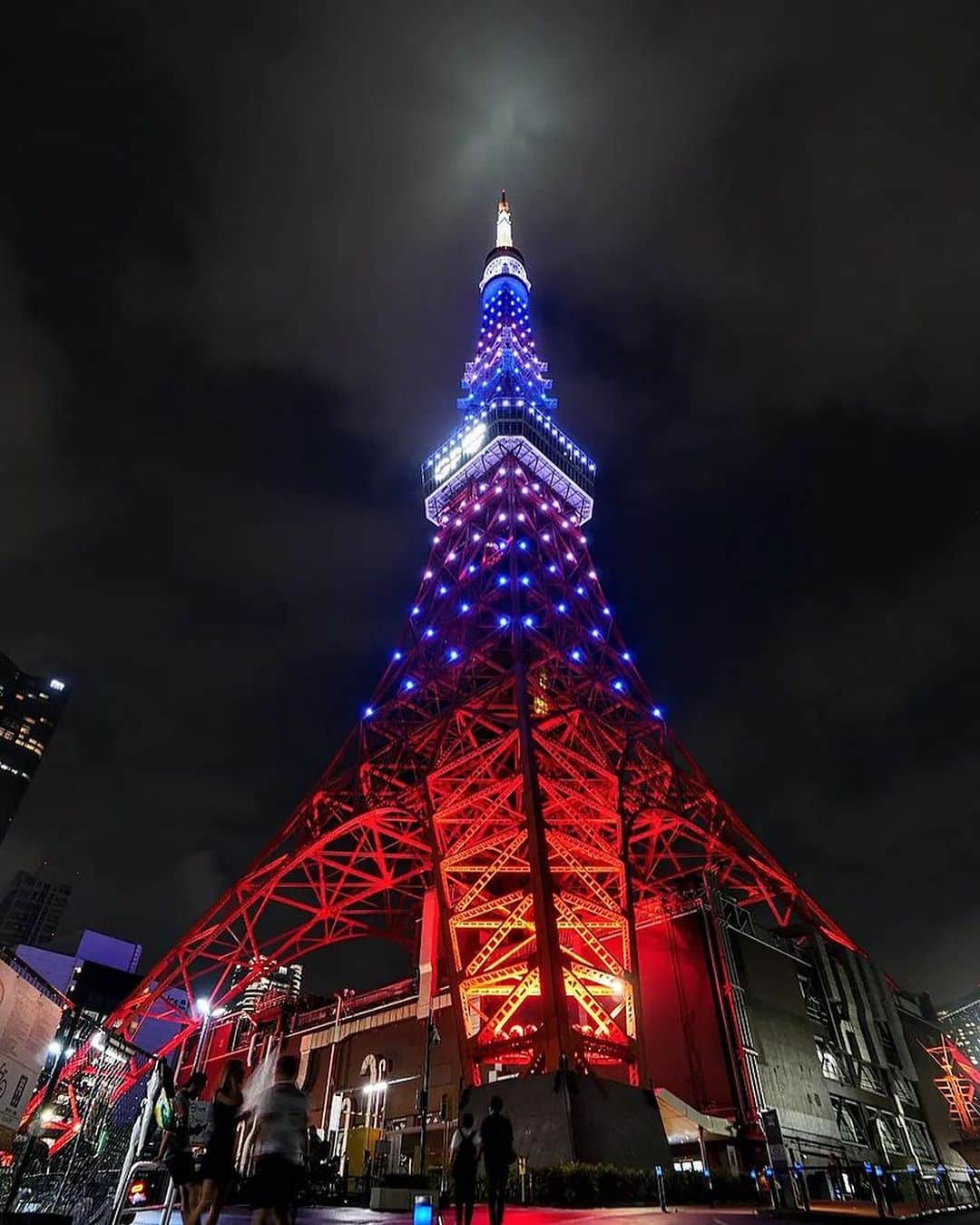 東京タワーさんのインスタグラム写真 - (東京タワーInstagram)「. 昨日、9月15日（金）は、 人気アパレルブランド「ジェラートピケ」が 15周年を迎え、  東京タワー🗼では、 この記念すべきバースデイ当日に スペシャルライトアップを点灯しました✨  Your Tokyo Tower にも たくさんの素敵なお写真が 投稿されていましたが、  その中から @orangebarm さんの お写真をご紹介！  素敵なお写真をありがとうございました😊  --------------------------------  【 お知らせ 】  ■ Your Tokyo Tower 🗼  # your_tokyotowerで あなたの東京タワーをリポスト！  @tokyotower_official の タグ付けをしてくれると見つけやすいよ！  皆様からの投稿 どしどしお待ちしております！  ■ 公式LINE  東京タワー公式LINEでは 東京タワーのイベント情報を お届けしています！  詳細はプロフィールにあるリンクから↓ @tokyotower_official  --------------------------------  #東京タワー #東京タワー🗼  #tokyotower #tokyotower🗼  #ジェラートピケ」9月16日 18時12分 - tokyotower_official