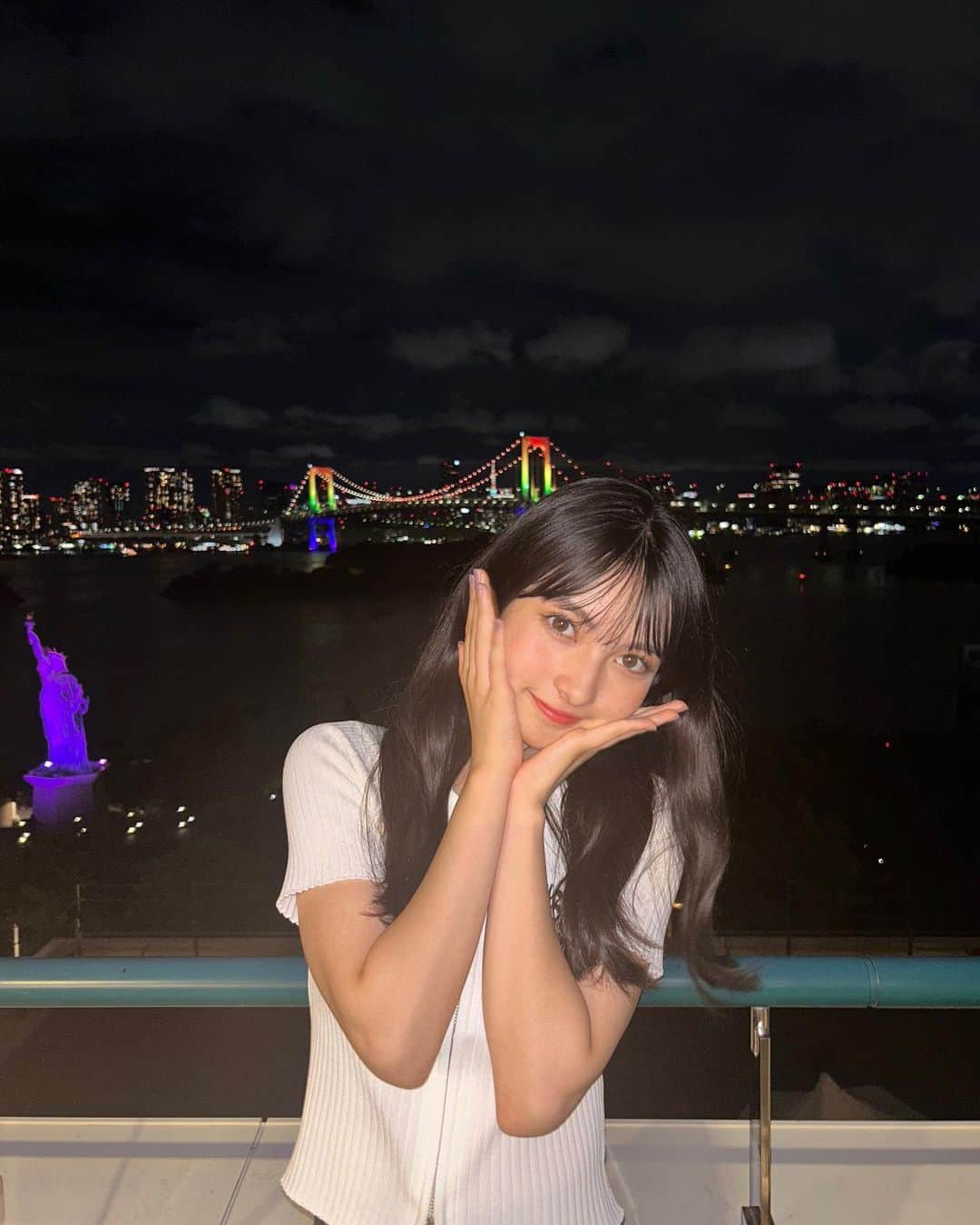 川原美杏のインスタグラム：「お台場の夜景綺麗すぎて大好き^^  今日はみんな何してたのー？  #ニコラ #nicola #ニコモ #ニコラ10月号発売中 #川原美杏 #お台場」