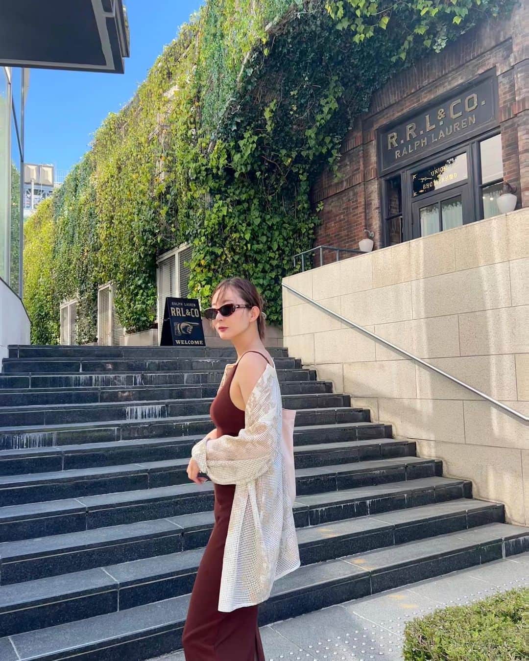 のインスタグラム：「_ 🕶️ @gentlemonster 👗 @todayful_   シャツは去年のAmeri♡ 日本の9月はまだまだ夏だ🌻😵‍💫」