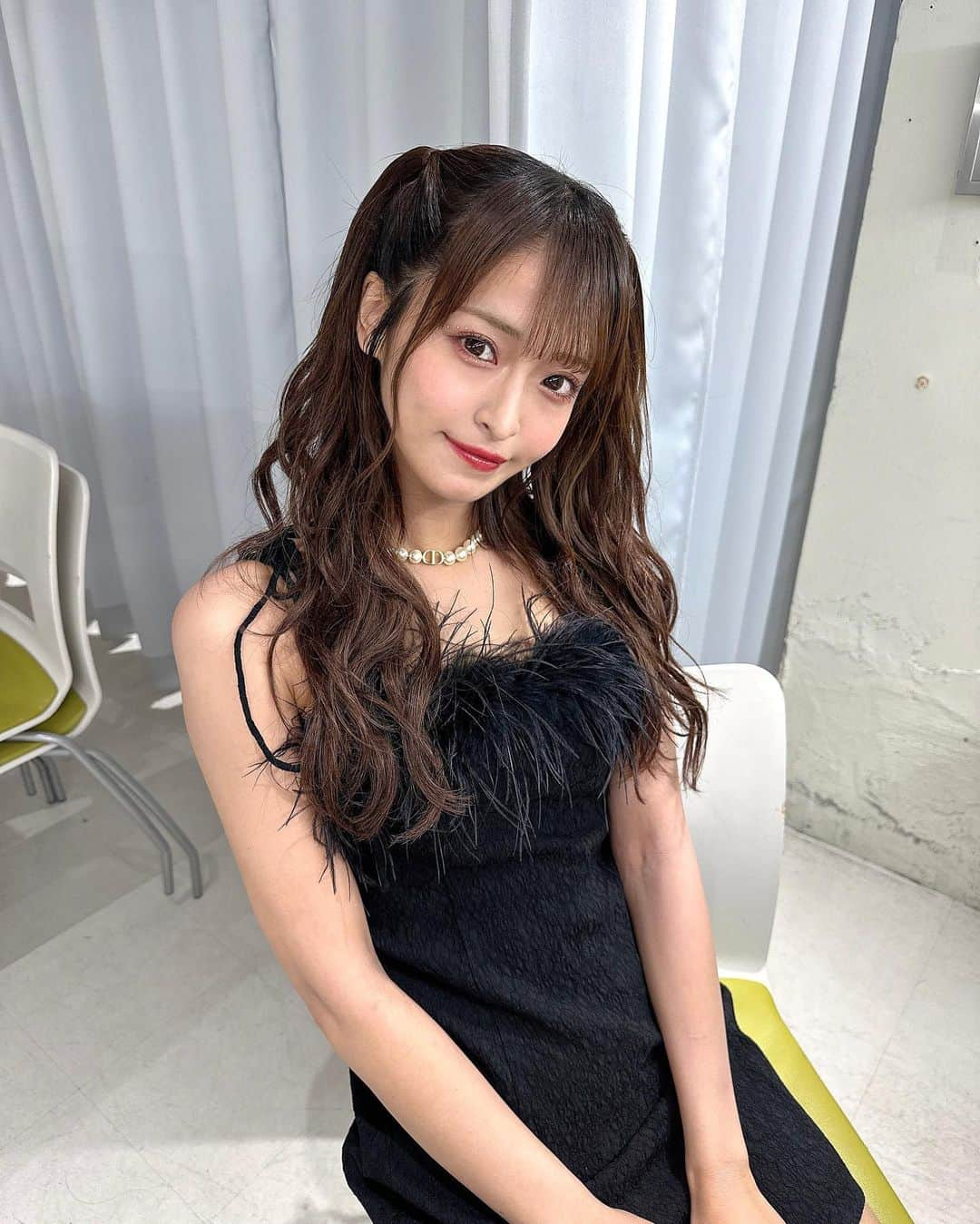 清水里香さんのインスタグラム写真 - (清水里香Instagram)「⁡ 改めまして！ 清水里香バースデーイベント ありがとうございました🎂💞 ⁡ ⁡ 25歳という大事な節目である年を 大好きなファンの皆さんと迎えられて とってもとっても幸せでした🥹 ⁡ 25歳アラサーの仲間入りですが　 限られた時間の中で誰よりも！ キラキラで、人生を楽しみます！！ ⁡ そして私と関わってくれた人達にも そのキラキラを分けちゃいたいと思います😘 ⁡ ⁡ 25歳もニコニコ！でがんばりかてぃーするので 応援よろしくお願いします🫶🏻 ⁡ ⁡」9月16日 18時19分 - partyyy_chu