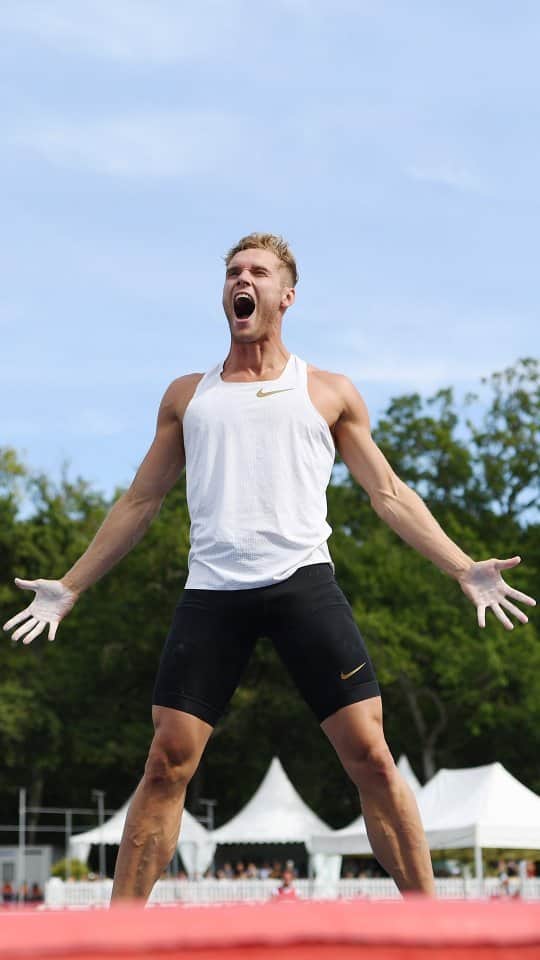 ケビン・マイヤーのインスタグラム：「🤩 Le 𝗥𝗘𝗖𝗢𝗥𝗗 𝗗𝗨 𝗠𝗢𝗡𝗗𝗘 du décathlon de 🇫🇷 Kevin Mayer fête ses 5⃣ ans aujourd’hui ! 🎂  ▶ Revivez les 10 épreuves du 💫 @decastar_officiel de Talence 2018 en 60 secondes !  👏 Toujours les mêmes frissons ! 9⃣1⃣2⃣6⃣ pts !  📽 @rmc_sport 📢 #Decastar2018 #FFA #athle #athlé #athletisme #athlétisme #trackandfield #athletics #atletismo」