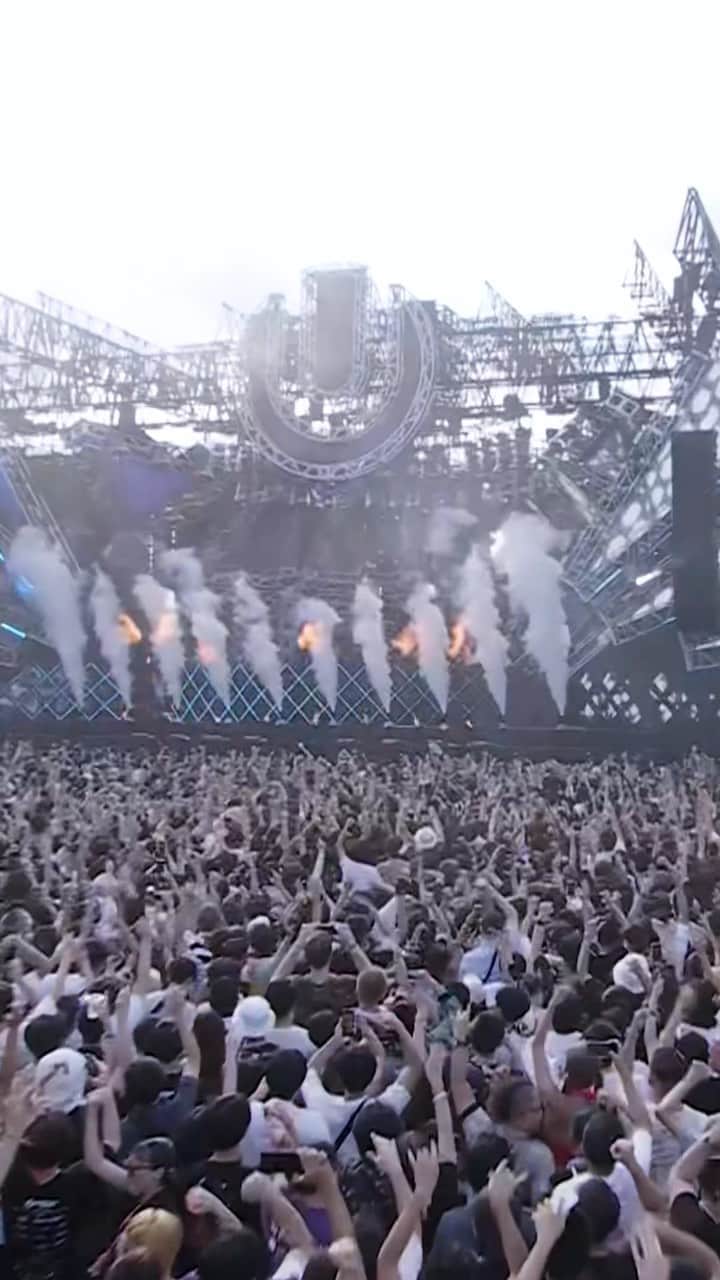 Ultra Music Festivalのインスタグラム：「@weareendlesssummer has the @ultrajapan crowd under control! @jonasblue @samfeldt #ultrajapan2023」