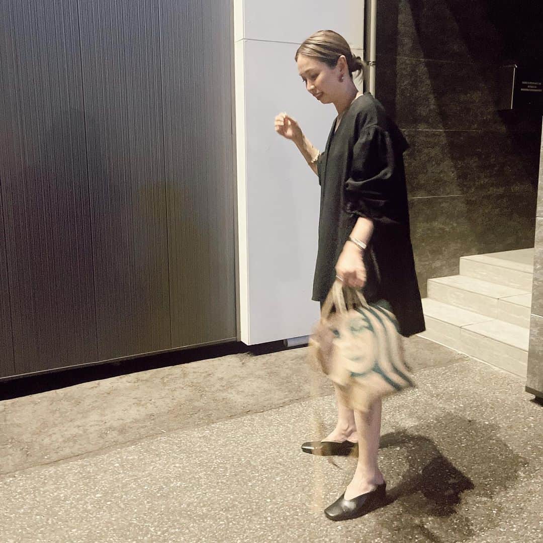 Love_Lifeのインスタグラム：「@flen_official original ヴィンテージブラウス  伊勢丹popupでも大人気で有難い事に完売致しました🙇‍♀️  皆様の日常に寄り添えるお洋服でありますように、、  #FLÉN #フレン」