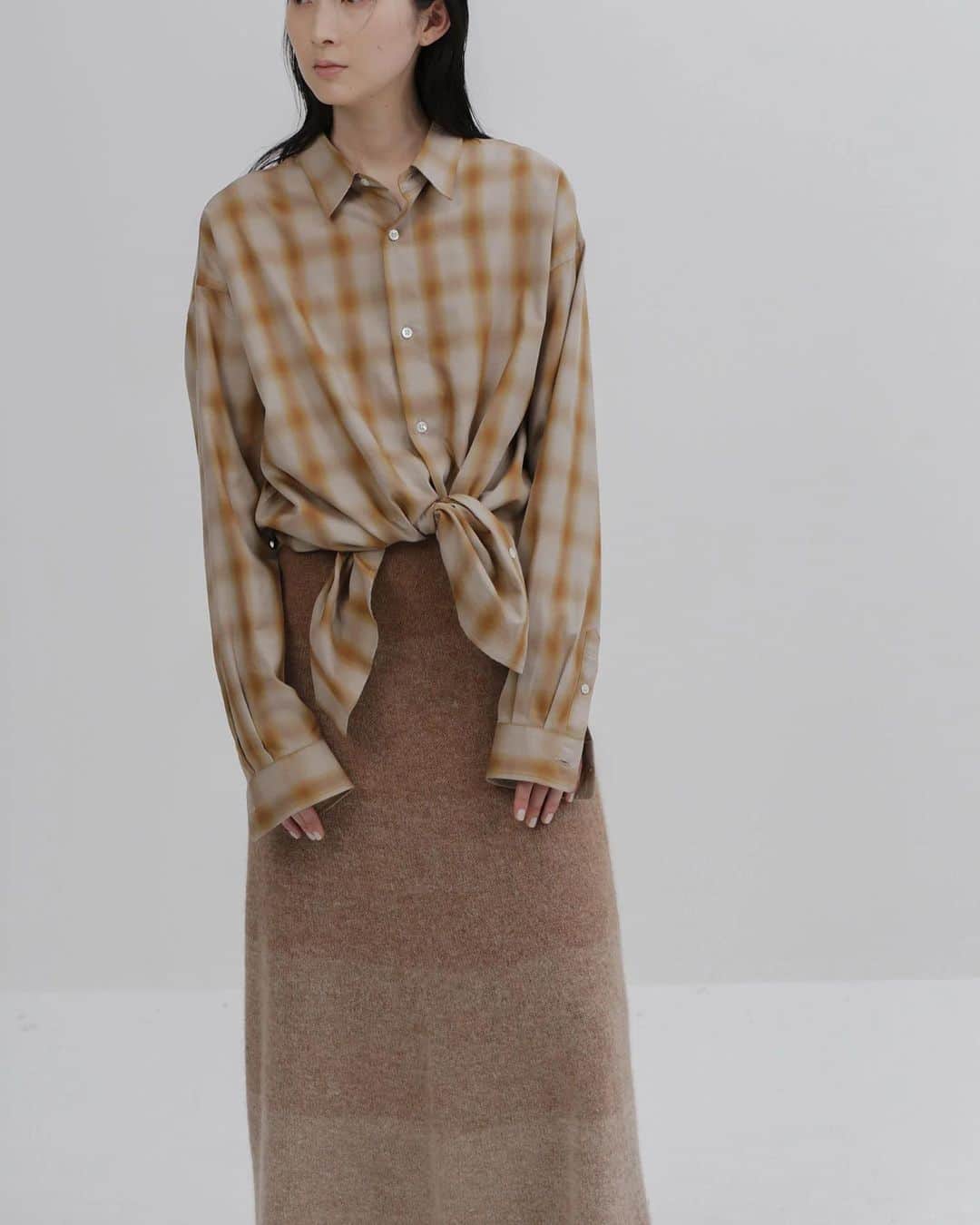 UNDECORATED MANのインスタグラム：「23秋冬コレクションの商品が少しずつオンラインストアで発売を開始いたしました。 肌側がパイル素材になったカットソーや洗いざらしのオーガニックコットンシャツなど今すぐに着れるアイテムが並んでおります。  #undecorated #アンデコレイテッド」