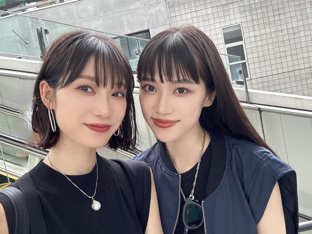 金澤楓さんのインスタグラム写真 - (金澤楓Instagram)「久しぶりの👯‍♀️🩶 2時間しか入れないのに1時間遅刻してごめんね。笑  #滞在時間1時間#あおかえ#双子#twins」9月16日 18時35分 - kae_o51o