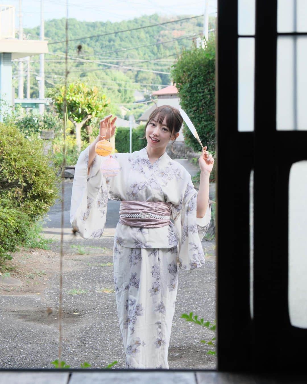 城戸ひなののインスタグラム：「* 夏祭りから帰ってきたよ〜🐾 . . *  #夏休みの思い出  #浴衣女子  #グレイル購入品  #被写体  #ポートレート  #リクエスト撮影  #美女  #モデル  #レースクイーン  #팔로우미  #粉我  #人像攝影  #yukata  #kimono  #asiangirls  #racequeen  #model  #good_portraits_world」