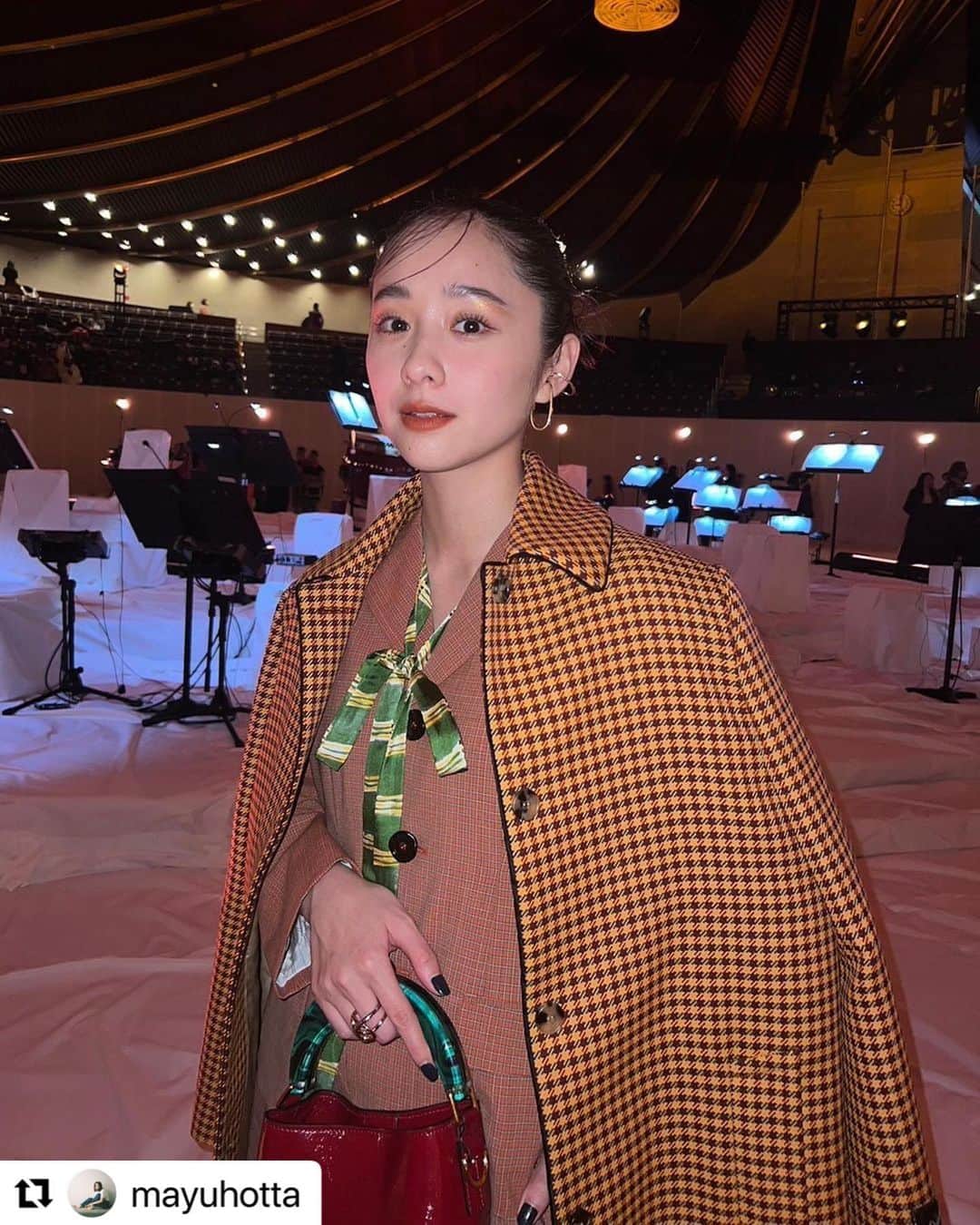 のインスタグラム：「#Repost @mayuhotta with @use.repost ・・・ ・ MARNI FW23 vol2 in Tokyo ❤️🗼  @marni  #marni  #marnitokyo  #marnifw23vol2   Styling @arata0719  Makeup @kawashimanozomi_official」