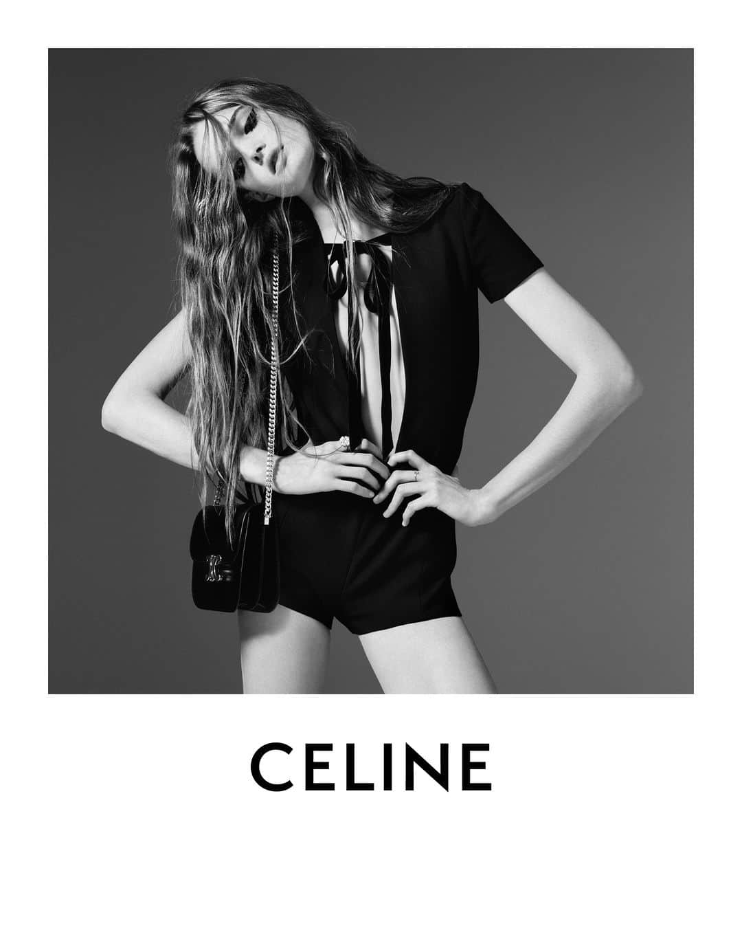 Celineのインスタグラム：「CELINE AT THE WILTERN AGE OF INDIENESS  CELINE 17 WOMEN WINTER 23  CELINE COLLEGE TRIOMPHE BAG  CELINE JUMPSUIT  COLLECTION AVAILABLE NOW IN STORES AND ON CELINE.COM   LULU @HEDISLIMANE PHOTOGRAPHY LOS ANGELES DECEMBER 2022  #CELINEBYHEDISLIMANE」