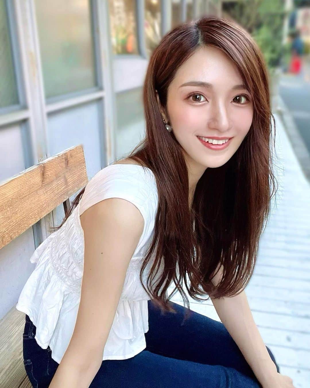 白瀬由莉のインスタグラム：「この夏はデニム多め👖💙  いつまで夏なんかな🫶🏻 暑いのも寒いのも雨もなんでもすき😚  明日も素敵な1日を☺️🌈  🌷🧚🏻‍♀️🌻」