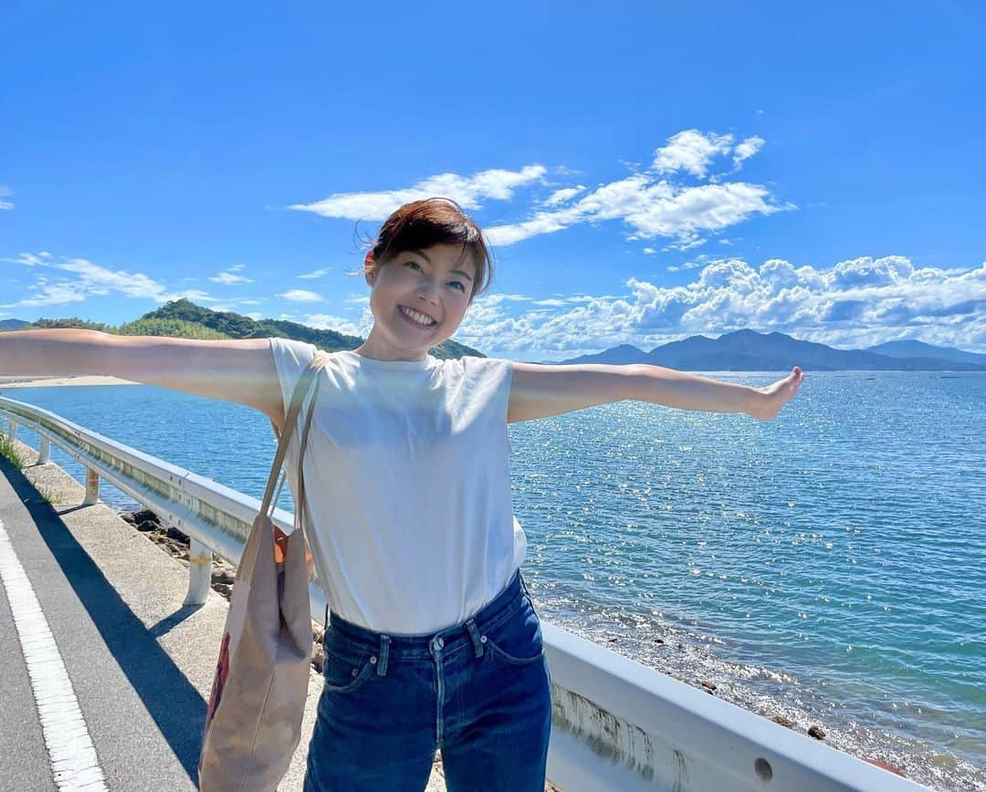 田村友里のインスタグラム：「似島！初ドラム缶風呂！ #リディスカバリーチャンネル  ※撮影用に許可をいただき水着で入ってます  .」