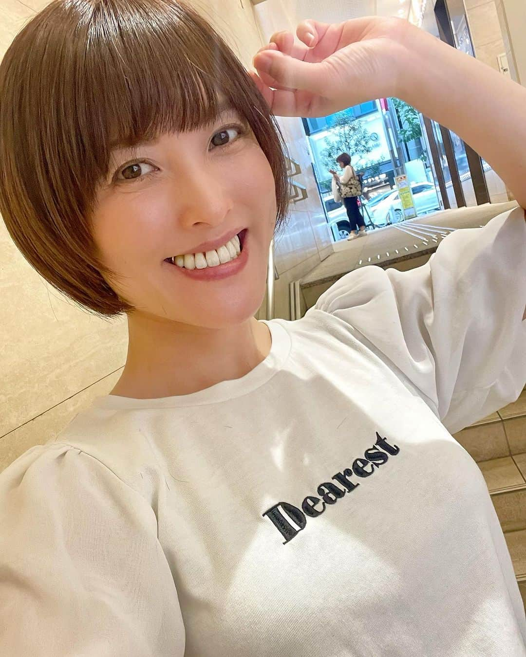 可愛ゆりあさんのインスタグラム写真 - (可愛ゆりあInstagram)「久しぶりにヘアカラーメンテ⭐️  前回に続きピンクベージュ⭐️ めちゃくちゃいい感じ😄⭐️  重たかった髪もまとめやすくカットしてもらってすっきひ😄  #ヘアメンテナンス　#ヘアメンテ #ヘアカラー　#ピンクベージュヘアカラー  #ヘアカラーピンクベージュ  #モデル　#ヘアモデル　#サロンモデル  #ショート　#ショートヘア  #ショートカット  #ショートボブ  #ショートスタイル  #ショートカット女子  #ショート女子」9月16日 19時05分 - smilrina.love