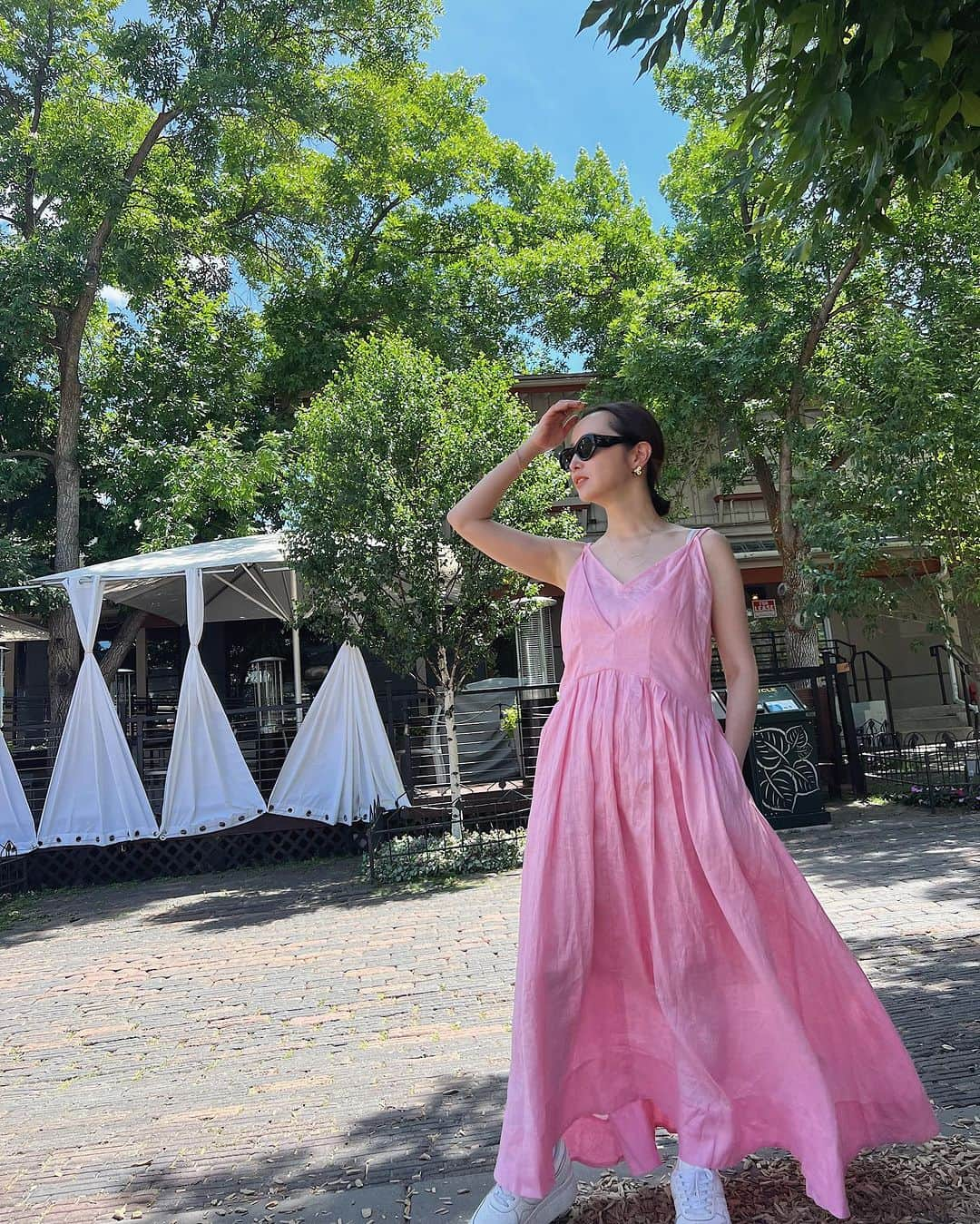 翁安芸さんのインスタグラム写真 - (翁安芸Instagram)「アルバム整理中💻  夏の写真がまだまだ沢山あるので、この暑さが終わる前にアップしよう😄 お付き合いください🩷  Pink dress #mylan #マイラン Sunglasses #prada #pradasunglasses   #summerdress #aspen #akiweng」9月16日 19時10分 - akinyc