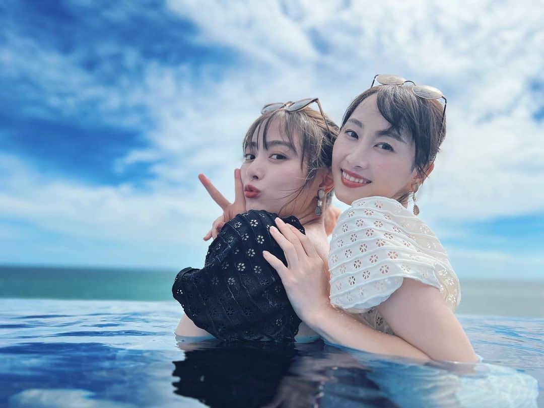 のインスタグラム：「玲奈ちんとお揃いの水着とイヤリング✌️ らぶ✌️  #夏の思い出」