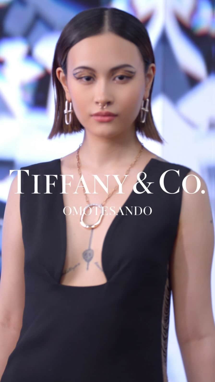 高橋ららのインスタグラム：「🩵🪽  #Tiffanyandco #TiffanyOmotesando #tiffanypartner」