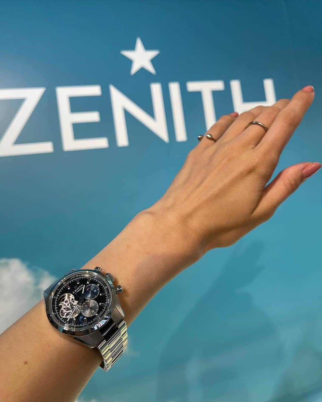 ALEXAさんのインスタグラム写真 - (ALEXAInstagram)「ZENITH PHOTO EXHIBITION by Leslie Kee 🩵  @zenithwatches  @lesliekeesuper  #Zenith #ゼニス #ゼニスパイロット #ZenithXLeslieKee」9月16日 19時18分 - alexa_luczak