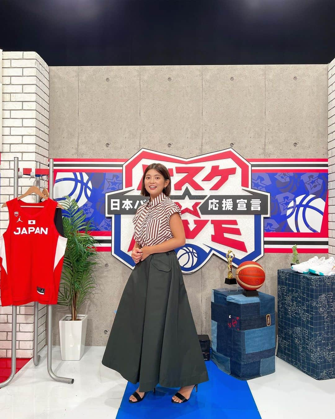 並木万里菜のインスタグラム：「今回のバスケ☆FIVEは W杯と同時期に沖縄で行われていた 日本の未来を照らす あるプロジェクトに密着しました🇯🇵  さらに #渡邊雄太 選手と澤部さんの W杯直後の対談も！ 今週も佐藤ちひろちゃんのかわりに 代役を務めました😌 @chihiro.sato_ex   @wildlily_daikanyama   #テレ朝バスケ#並木万里菜#テレビ朝日アナウンサー#テレビ朝日#テレ朝#アナウンサー」