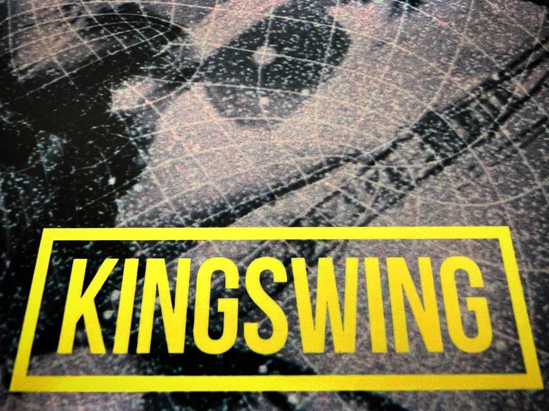 氷室京介のインスタグラム：「【KING SWING Info】 ファンクラブ会報誌「KING SWING No.90」は、10月4日(水)発送開始予定です☆   https://kingswing.jp/news/detail.html?id=1370  #氷室京介 #kingswing」