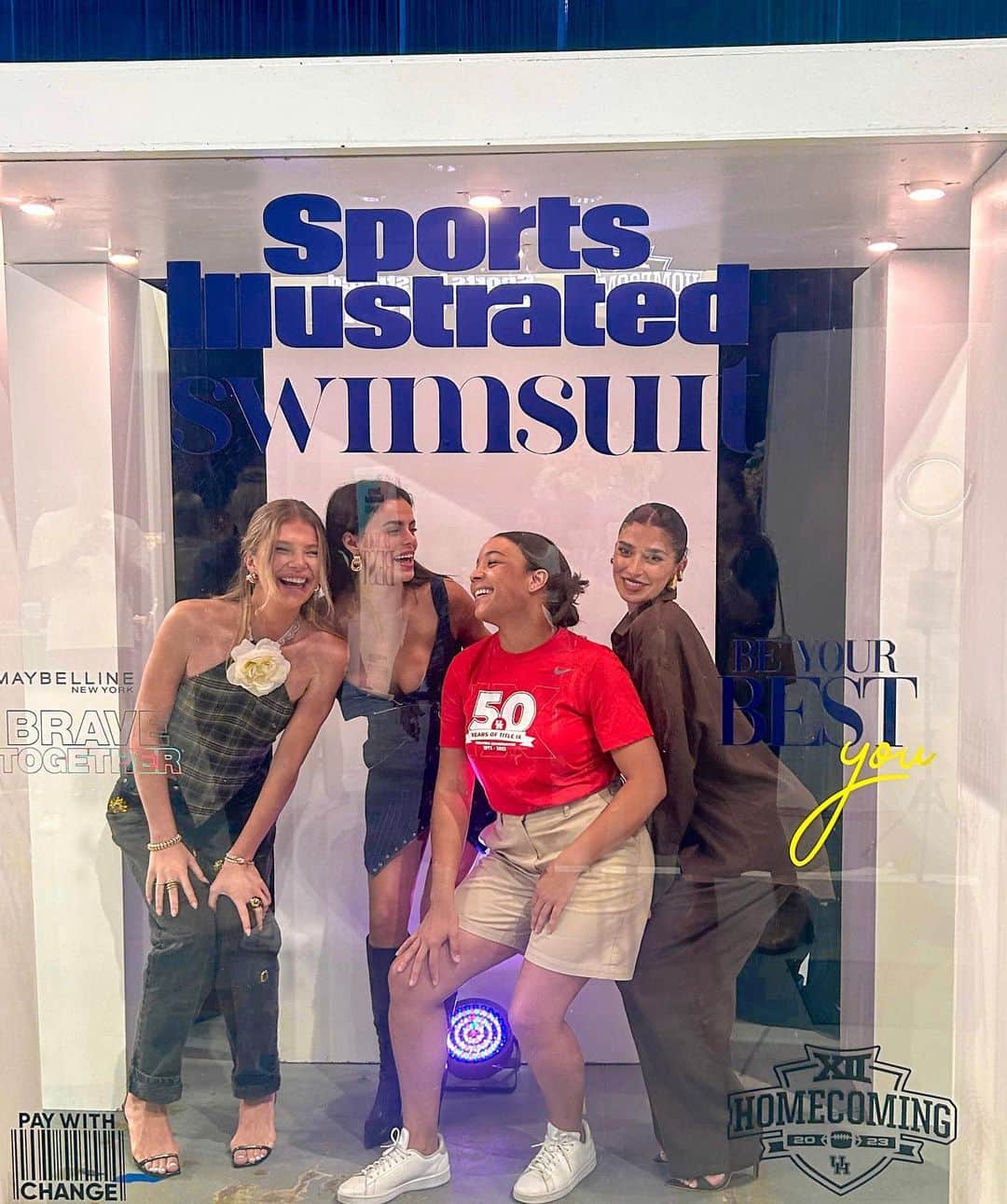 Sports Illustrated Swimsuitさんのインスタグラム写真 - (Sports Illustrated SwimsuitInstagram)「Houston, you were good to us. Thank you for kicking our College Tour off to a great start! ✏️✨💛  Cincinnati, we’re coming for you next! 🫵 September 21st — save the date. Can you guess which models we’re bringing?!   #siswimsuitcollegetour #maybellinebravetogether #beyourbestyou #empoweredwomen #paywithchange」9月16日 10時40分 - si_swimsuit