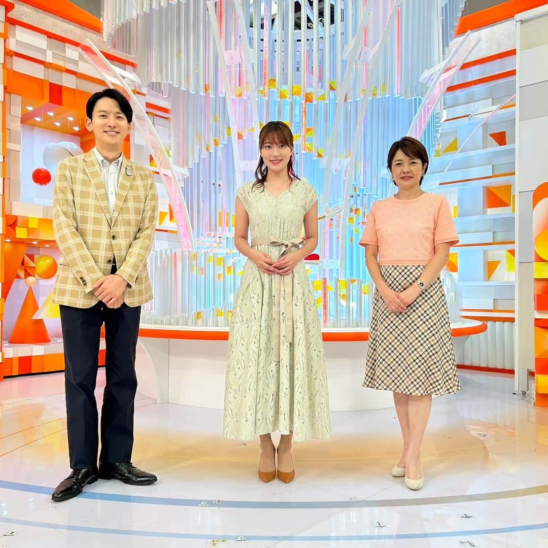 フジテレビ「めざましテレビ」さんのインスタグラム写真 - (フジテレビ「めざましテレビ」Instagram)「きょうも #めざましどようび をご覧いただきありがとうございました✨  いよいよ始まります⤴️ FIVBパリ五輪予選  W杯バレー2023 🏐  日本戦全試合をフジテレビ系独占生中継📺️❇️ 皆で応援しましょー  ニッポン チャチャチャ💪  #生田竜聖 #西山喜久恵 #阿部華也子」9月16日 10時39分 - mezamashi.tv