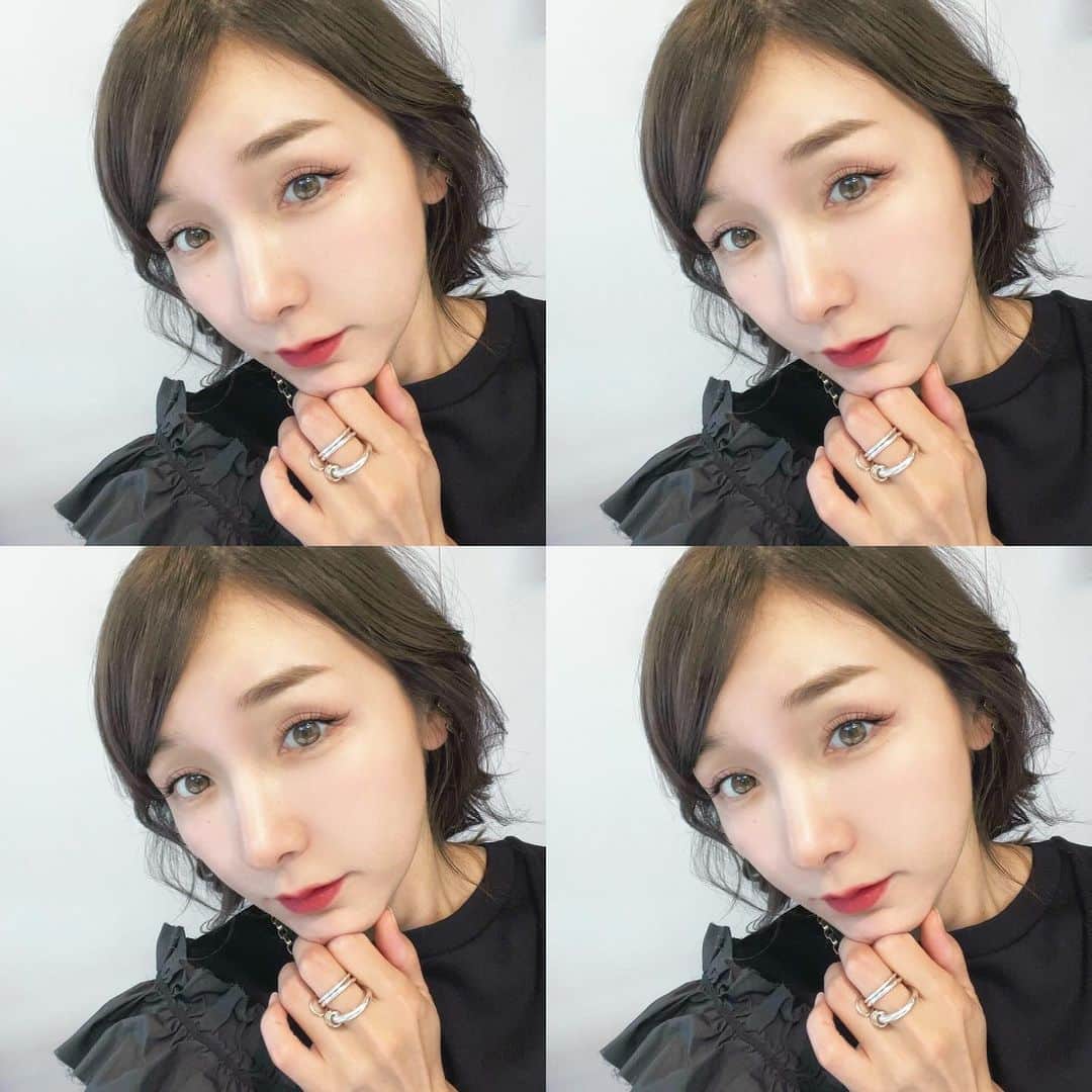 加護亜依のインスタグラム：「Hi👋🏻 お洋服も髪も🖤  皆さん素敵な三連休を過ごしてネ💕 Have a good holiday 🎉🎉🎉  #こう見えてセミロング #伸ばしてる途中」