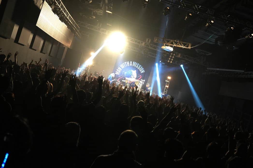 Man With A Missionのインスタグラム