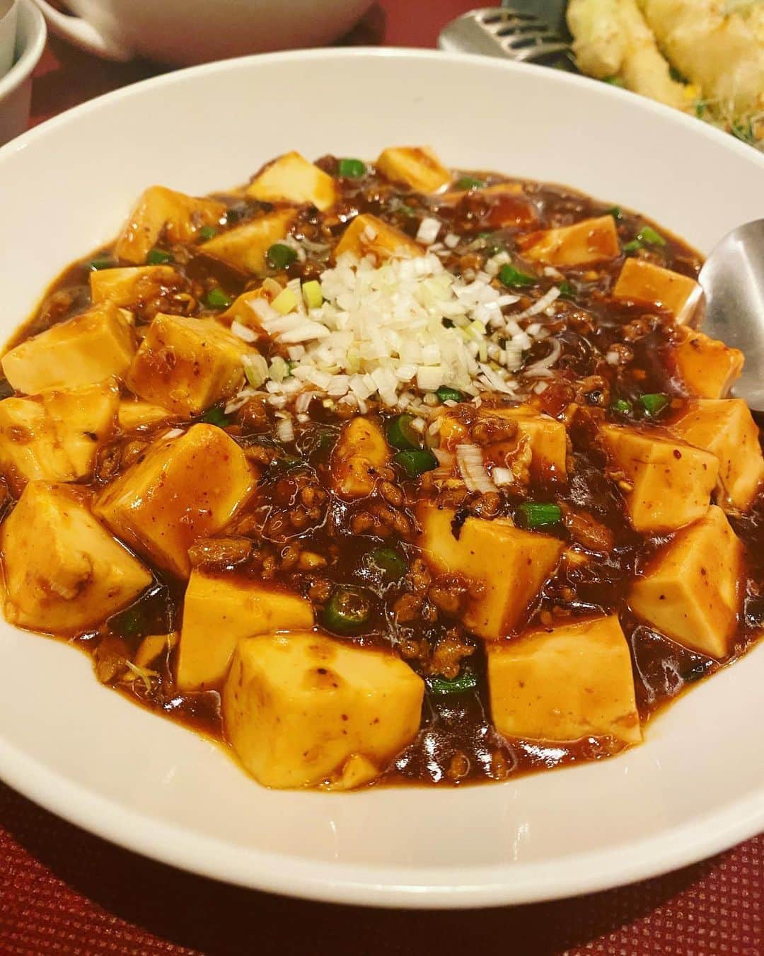 デコウトミリのインスタグラム：「2回分の #真不同 🍜  ママとのごはんに悩んだらよく行く！笑 全部おいしい🤤 　  夏のとうもろこしのピリ辛揚げみたいなのがめちゃくちゃおいしくて、しあわせの味がした💓」