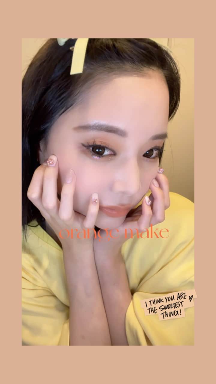 のインスタグラム：「この曲は朝とか、仕事始める時に 流してがんばろってなれる曲🫶🏻 ほんとに、ほんとに、すき  今日はオレンジメイクのご紹介🍊  #オレンジメイク #メイク動画」