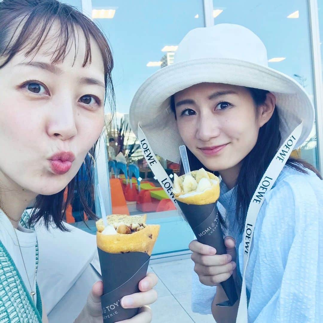 筒井萌子のインスタグラム：「*  　お互い子どもが同時に寝てくれて 　束の間のクレープタイムෆ 　瑠璃ねぇの旦那さんに子どもたち任せて 　エスカレーターに乗ってスタスタ買いに行けたのが 　久しぶりで嬉しかったなぁ🥰  .  　#サイベックス #サイベックスメリオ #baby 　#プレママ #出産準備 #生後3ヶ月 #両親学級　 　#プレママ教室 #baby #令和4年ベビー　 　#第一子 #秋生まれベビー #9月生まれ 　#育児日記 #子育て日記 #令和4年ベビー　 　#出産準備 #出産祝い #親子モデル #赤ちゃんモデル 　#ニューボーンフォト #子連れ旅行　 　#お食い初め #生後100日 #女の子ベビー 　#離乳食 #離乳食準備 #離乳食準備グッズ 　 #10か月ベビー #10ヶ月女の子 #レゴランド 　#名古屋 #名古屋旅行」