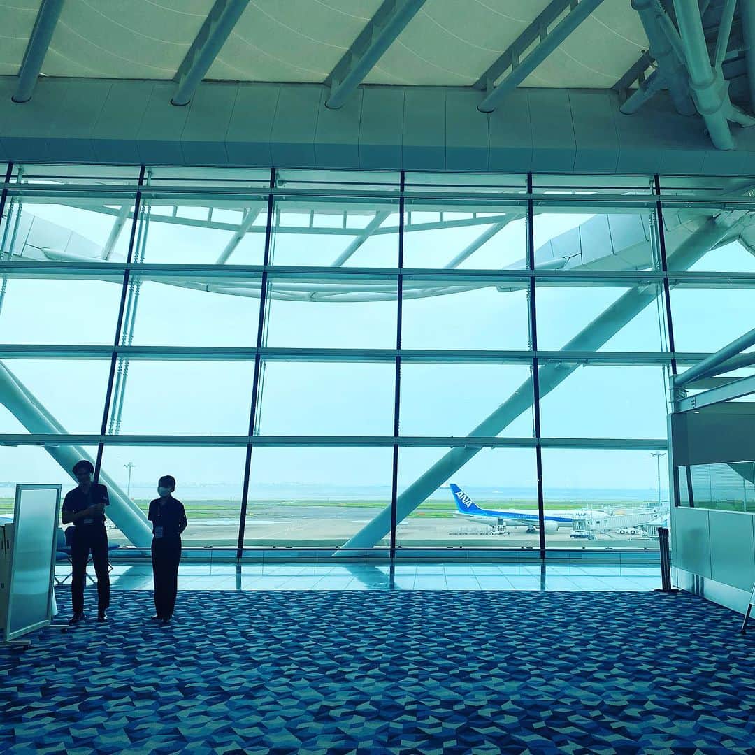 林千晶さんのインスタグラム写真 - (林千晶Instagram)「今から台北へ飛ぶのですが、ターミナル2、つまり国内線と同じターミナルから飛べるのです。 今年7月から1日5便の運用、でも来月には増便するそう。羽田がますます便利になるんだね！」9月16日 11時35分 - chiaki_0808