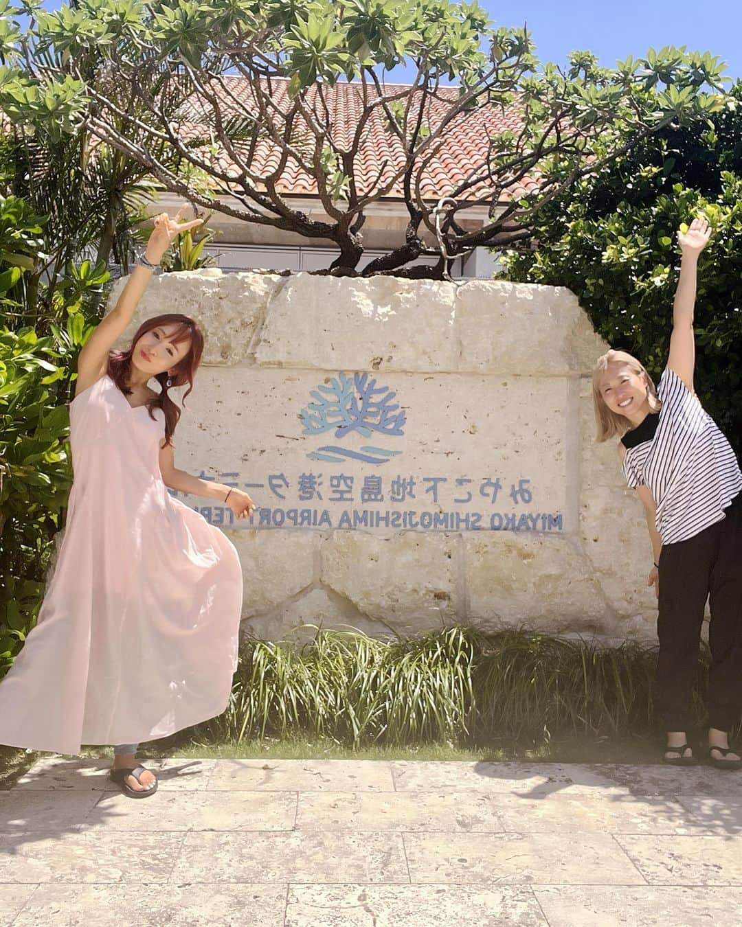 千波のインスタグラム：「2023夏#7 宮古島3泊4日 毎年恒例、 毎日潜るだけの旅🤿👙  宮古島の海は別格。 宮古島loverで 今回も新たな素敵な場所を 見つけてきました🩵 アテンドできそう！笑  そしてまなみちゃんの 誕生日も兼ねて✨ とっても大切な、大好きな人。 まなみちゃんを通して 健康で元気に遊べることは 当たり前じゃないと知ったから 本当に貴重な時間。 まだまだ いっぱい潜りにいこうね🤿🪸🏄 来年も必ず 次は与論島へ🩵  Thanks a lot. @yumechanlovery   #宮古島 #スキンダイビング #素潜り」