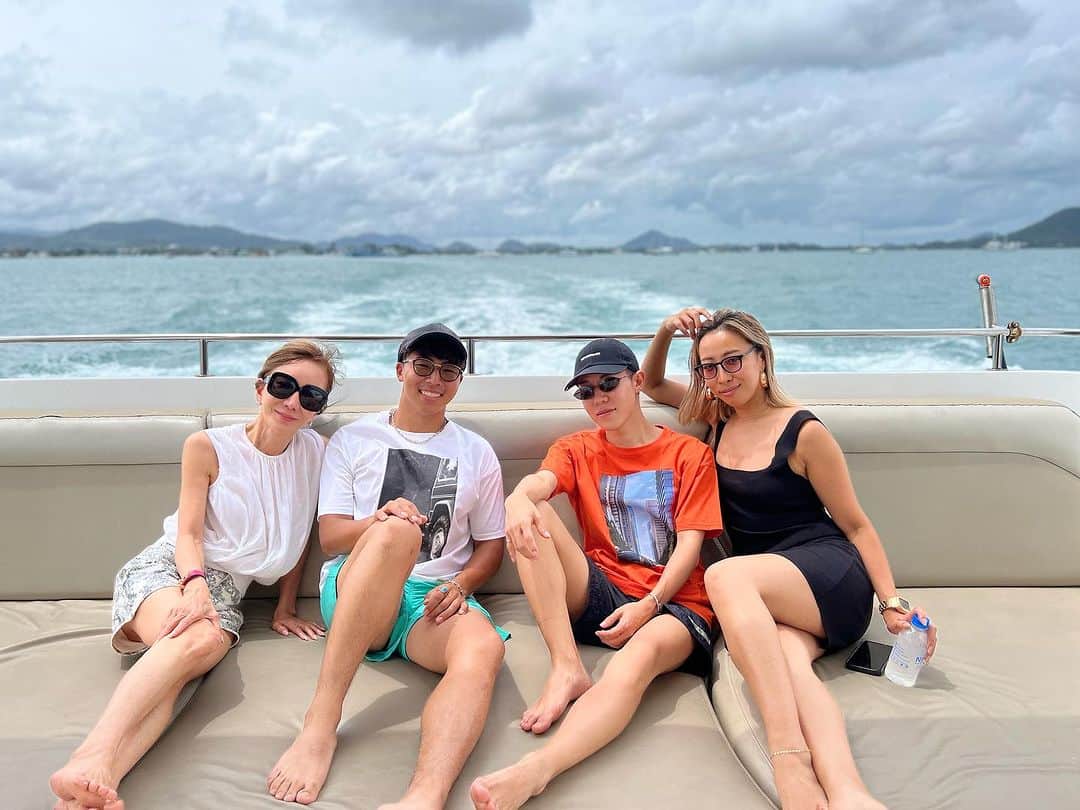 のインスタグラム：「夏休み🌻 #cruise #Phuket」
