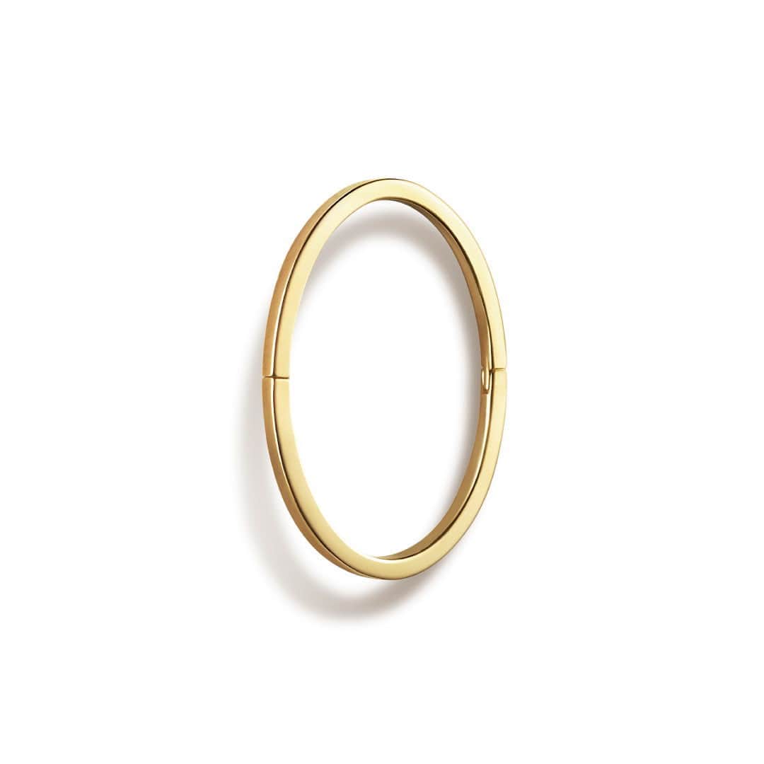 のインスタグラム：「#ShiharaForm earring in yellow gold.  #Shihara #18KYellowGold」
