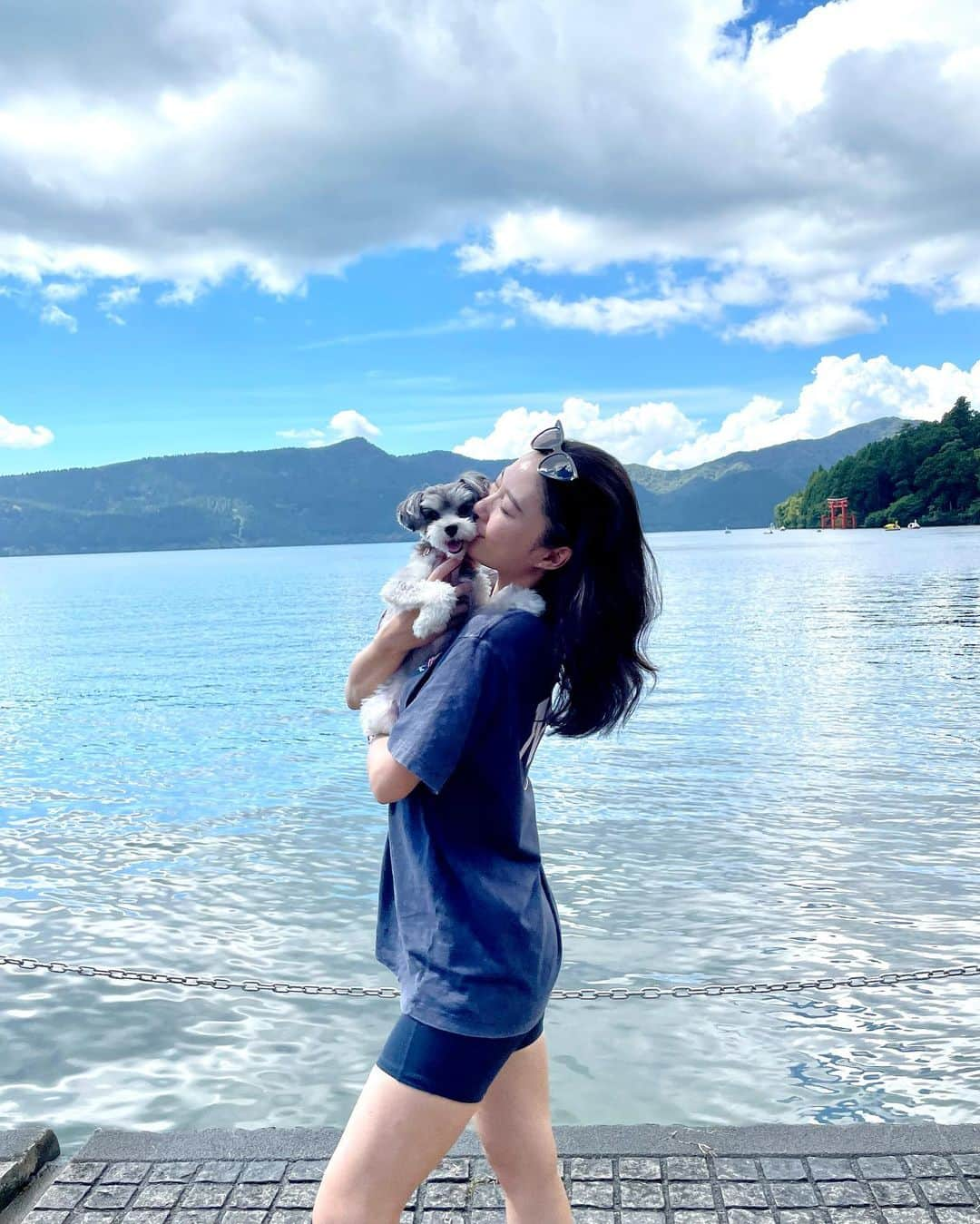 角田聖奈さんのインスタグラム写真 - (角田聖奈Instagram)「今年のママとクララの合同お誕生日旅行は箱根へ♨️ クララは初めての温泉とプール🐕 結構気に入ってたみたいで良かった😽💗 次はどこ行こうかと毎年考えるのがわくわくする！  #犬と旅行 #お誕生日旅行 #箱根 #芦ノ湖 #箱根神社 #温泉」9月16日 12時06分 - seina1105