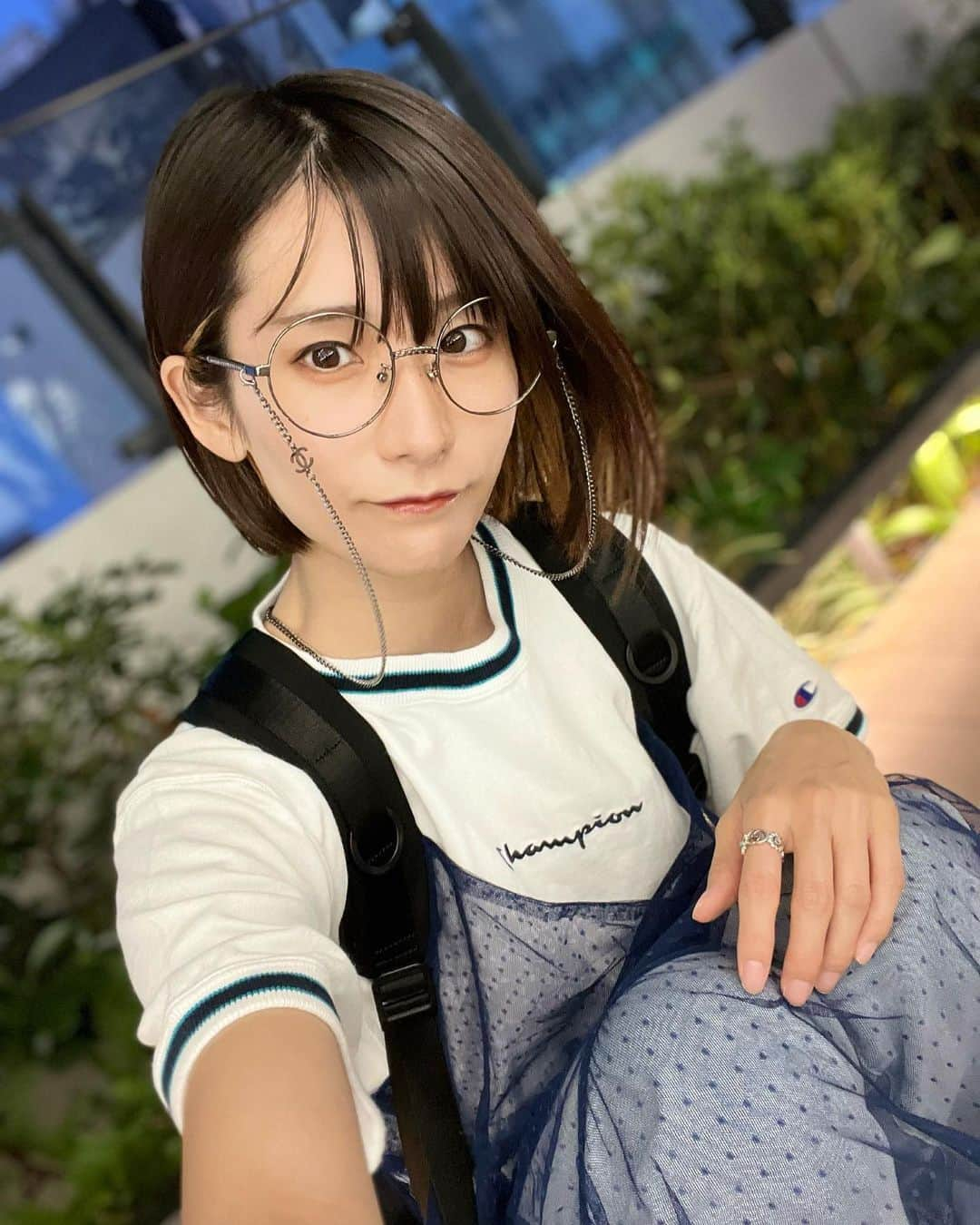 来栖うさこさんのインスタグラム写真 - (来栖うさこInstagram)「. . . CHANELのメガネ👓 (鼻のとこ、跡ついちゃうから 次の日が撮影の時は使えない🥹ウッ）  #CHANEL #chanelglasses #メガネチェーン #伊達メガネ女子 #apanesegirl #シャネル #黒縁メガネ #ショートカット女子 #fashion #styleinspo #ootd #outfitoftheday #whatiwore #shoppingaddict #instafashion #currentlywearing #instastyle #fashionista #ファッション」9月16日 12時32分 - kurusu_usako