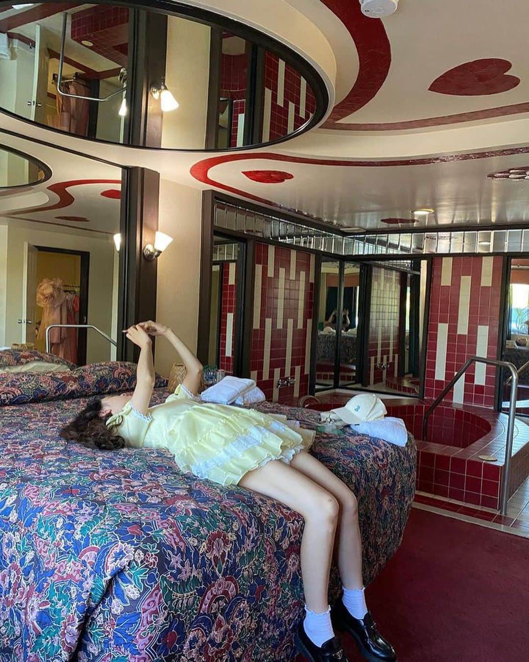 小藪奈央のインスタグラム：「. l'amour motel ❤️❤️」