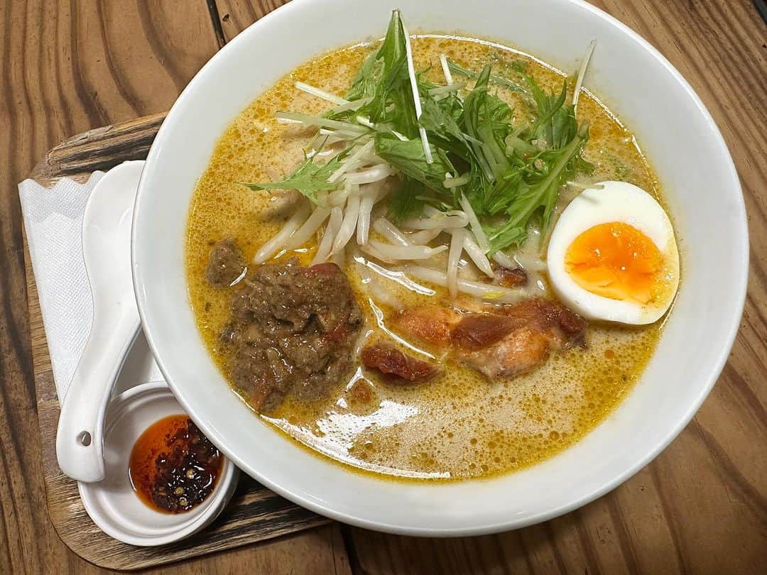 岡崎太郎のインスタグラム：「ラーメン仮面55 ほんとに美味しい。  #福岡グルメ」