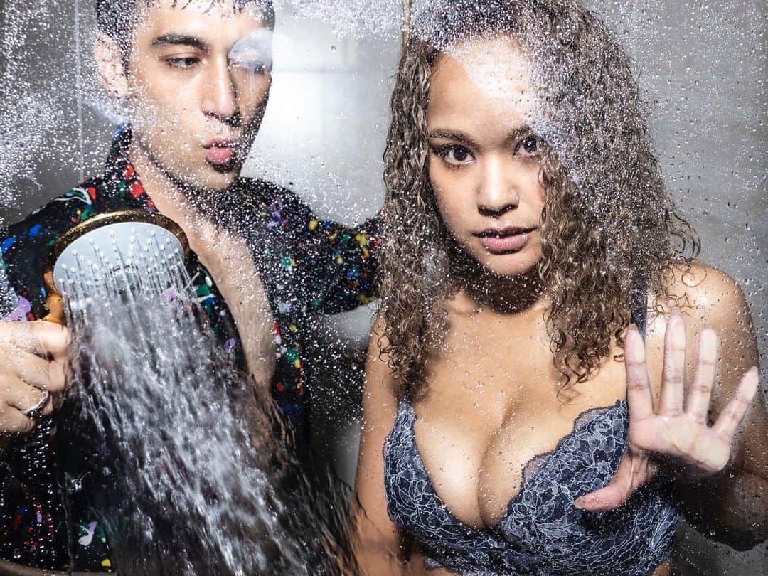 宮本エリアナのインスタグラム：「play with water🦋 📸by @kura1985   #model#actor#actress#usa#france#japan」