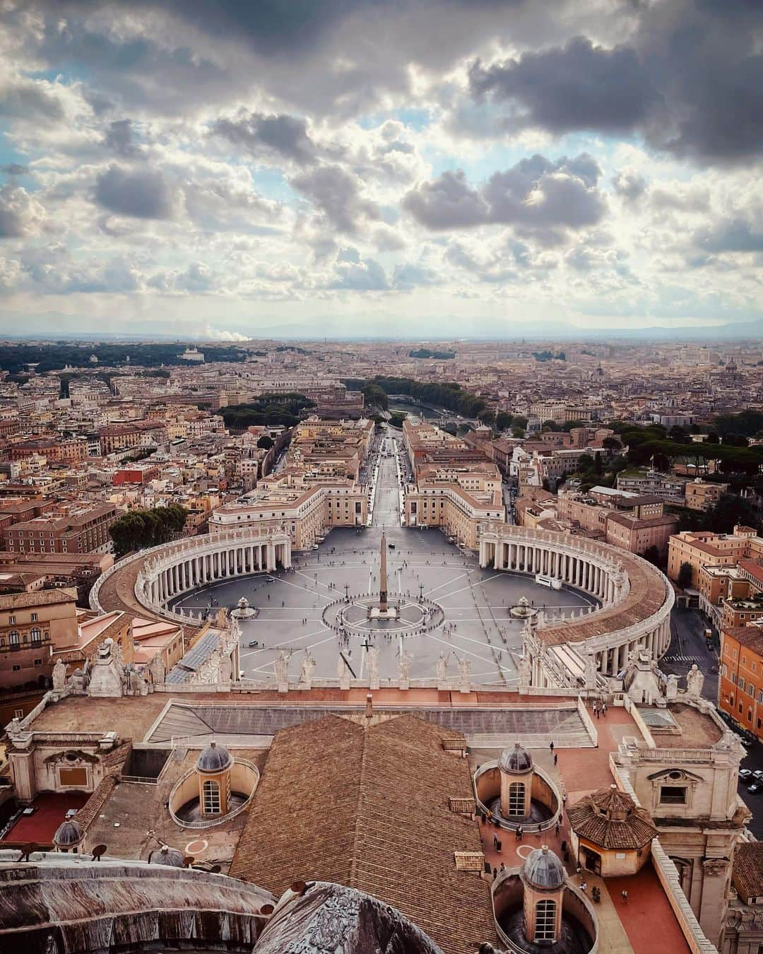 かほせいチャンネルさんのインスタグラム写真 - (かほせいチャンネルInstagram)「サンピエトロ寺院⛪️ 1〜5枚目がかほさん、7〜10枚目がせいさんが撮ってくれました。それぞれの個性がでてる😆」9月16日 13時36分 - kahosei