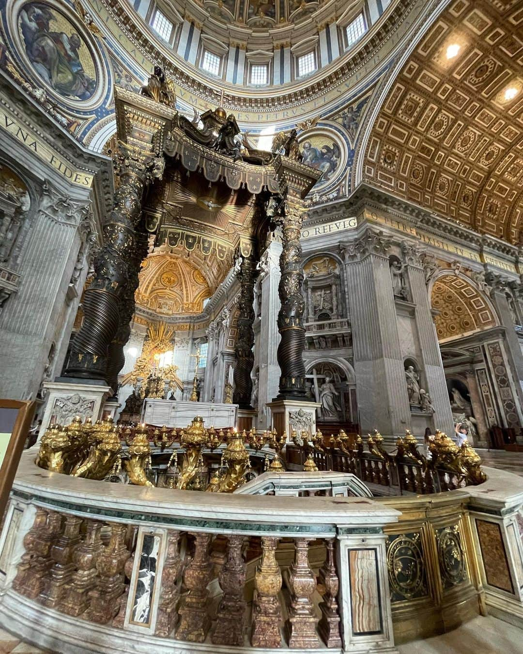 かほせいチャンネルさんのインスタグラム写真 - (かほせいチャンネルInstagram)「サンピエトロ寺院⛪️ 1〜5枚目がかほさん、7〜10枚目がせいさんが撮ってくれました。それぞれの個性がでてる😆」9月16日 13時36分 - kahosei